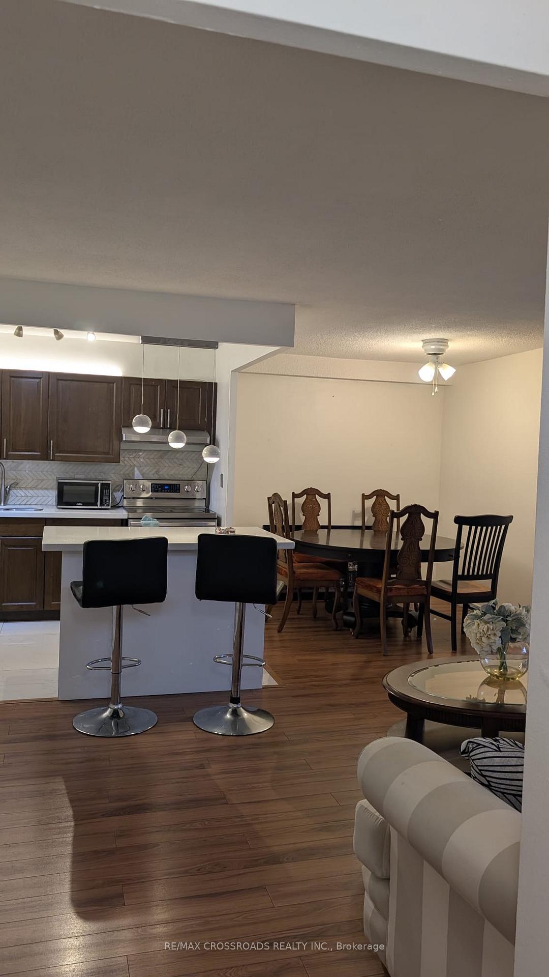 Photo 7 of Unit 114, 5 Shady Golf Golfway, Toronto, Flemingdon Park — HOMEH