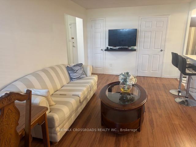Photo 8 of Unit 114, 5 Shady Golf Golfway, Toronto, Flemingdon Park — HOMEH