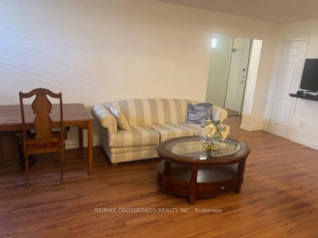 Photo 10 of Unit 114, 5 Shady Golf Golfway, Toronto, Flemingdon Park — HOMEH