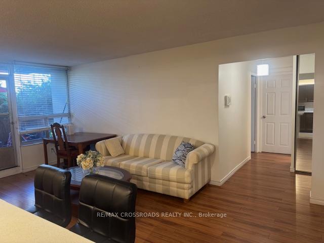 Photo 11 of Unit 114, 5 Shady Golf Golfway, Toronto, Flemingdon Park — HOMEH