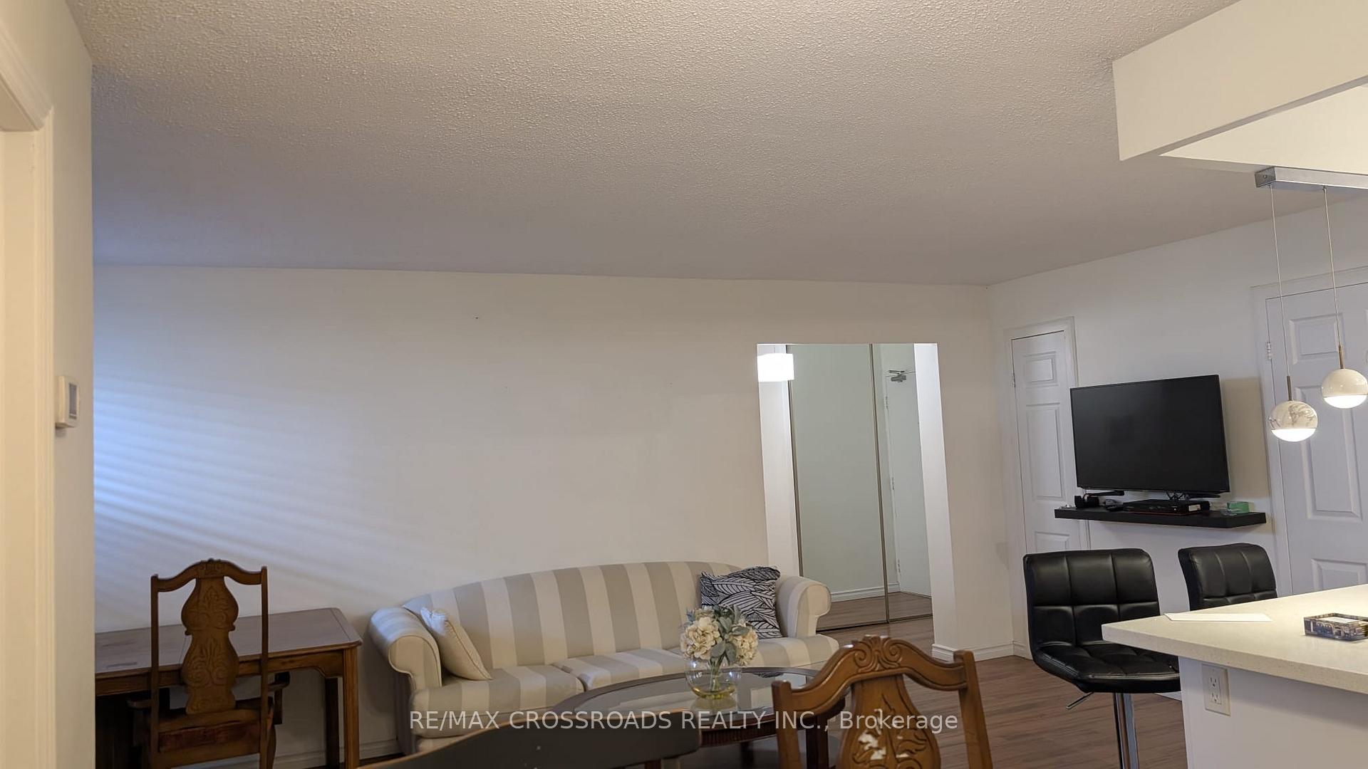 Photo 13 of Unit 114, 5 Shady Golf Golfway, Toronto, Flemingdon Park — HOMEH