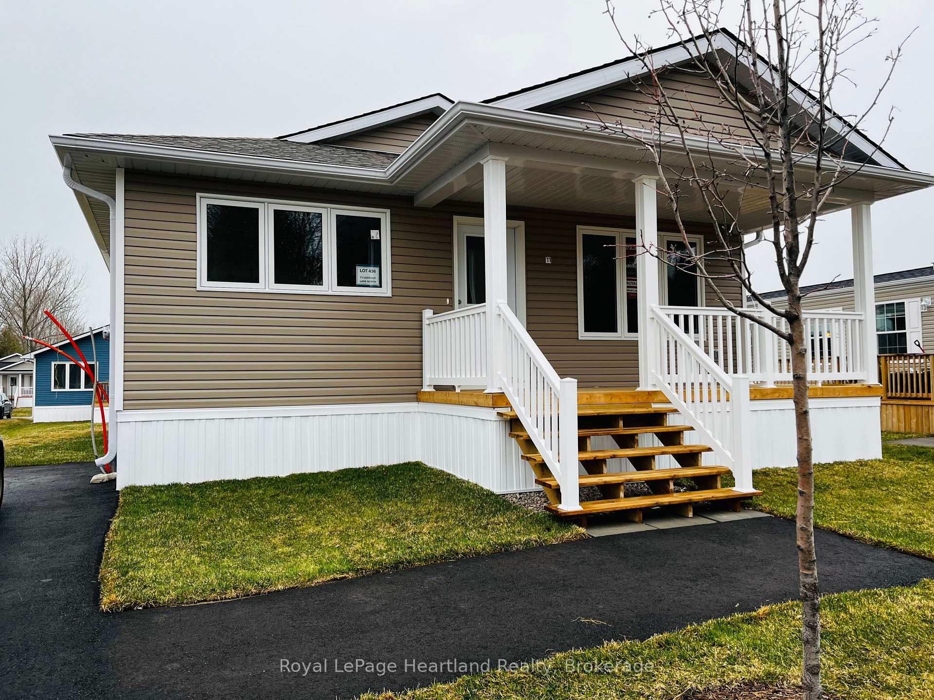 Front of 11 Lookout Lane N