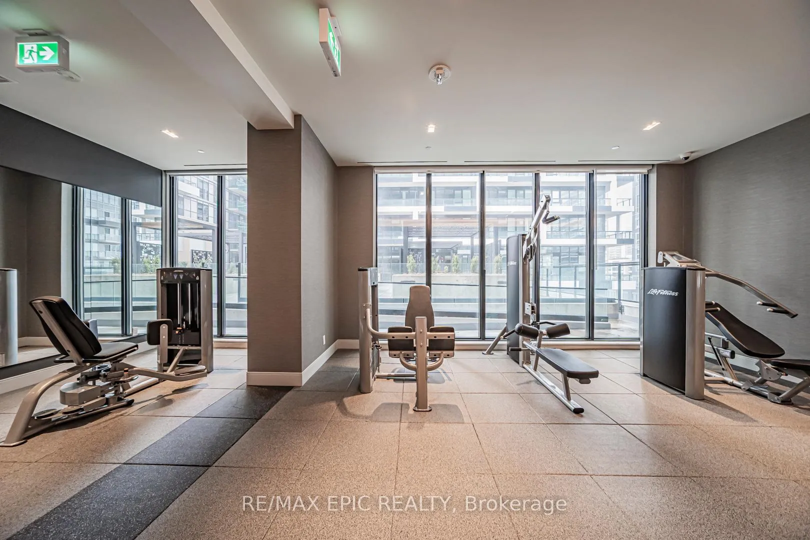 Photo 3 of Unit 3102, 65 Broadway Avenue, Toronto, Mount Pleasant West — HOMEH