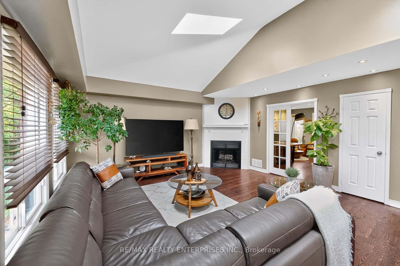 Photo 9 of 115 Vivians Crescent, Brampton, Fletcher's West — HOMEH