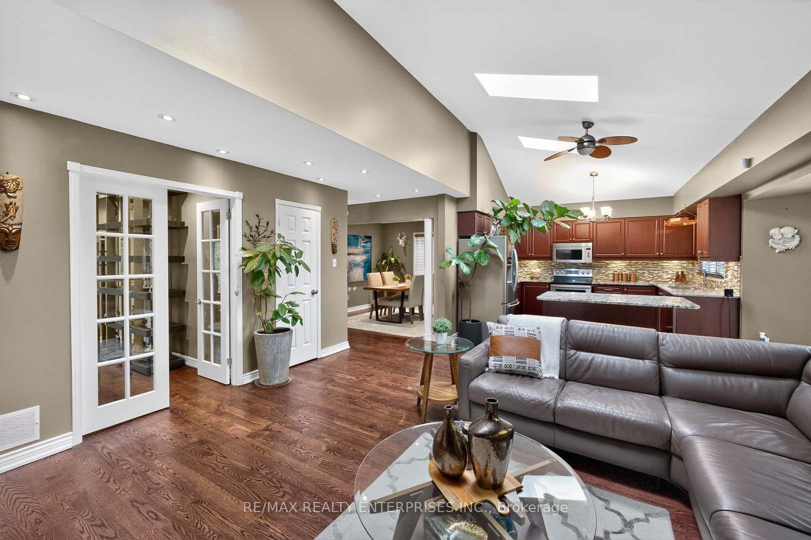 Photo 15 of 115 Vivians Crescent, Brampton, Fletcher's West — HOMEH