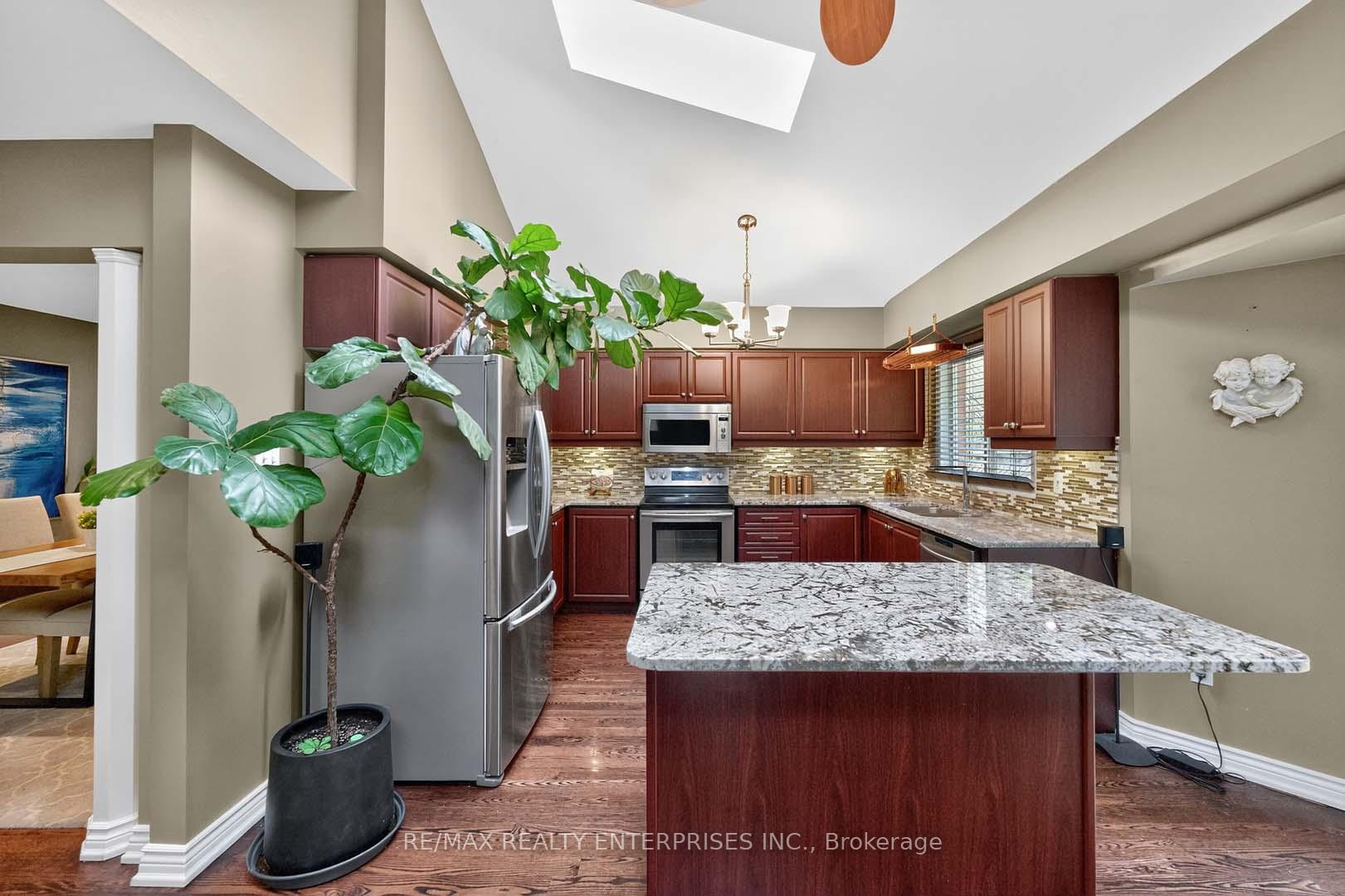 Photo 14 of 115 Vivians Crescent, Brampton, Fletcher's West — HOMEH