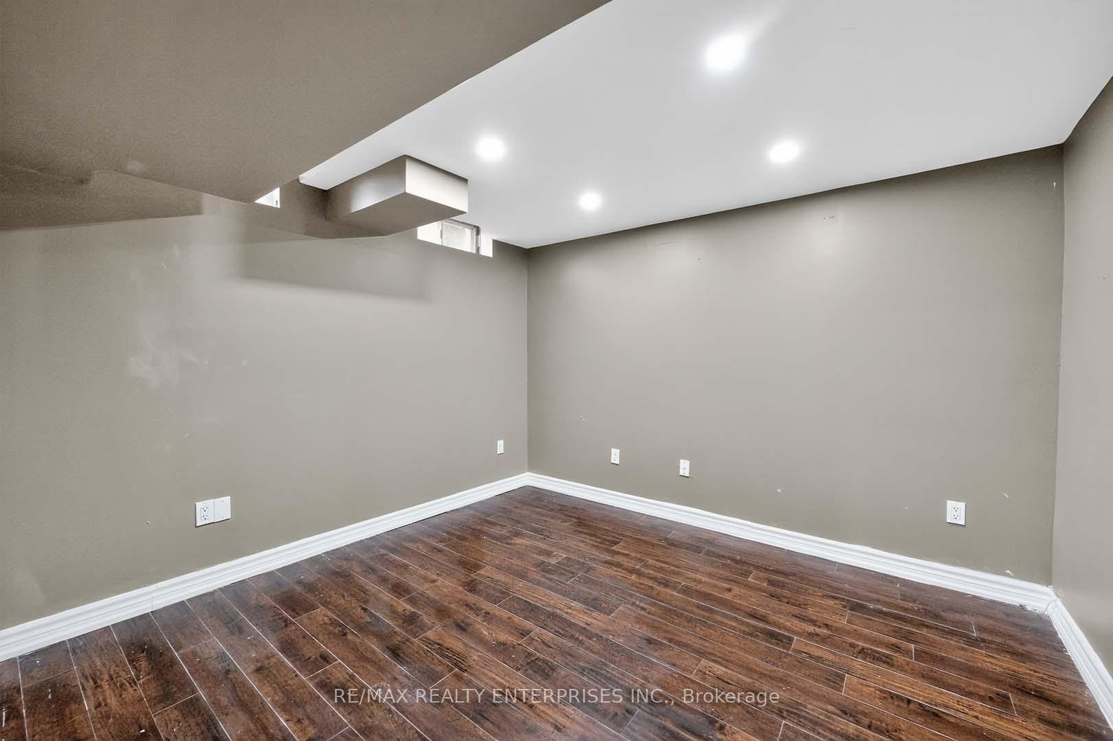 Photo 34 of 115 Vivians Crescent, Brampton, Fletcher's West — HOMEH