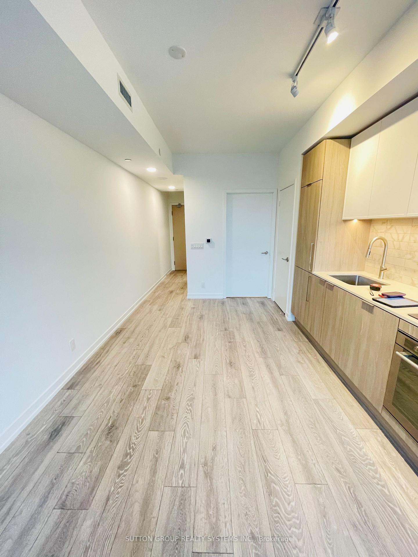 Photo 5 of Unit 1819, 2020 Bathurst Street, Toronto, Humewood-Cedarvale — HOMEH