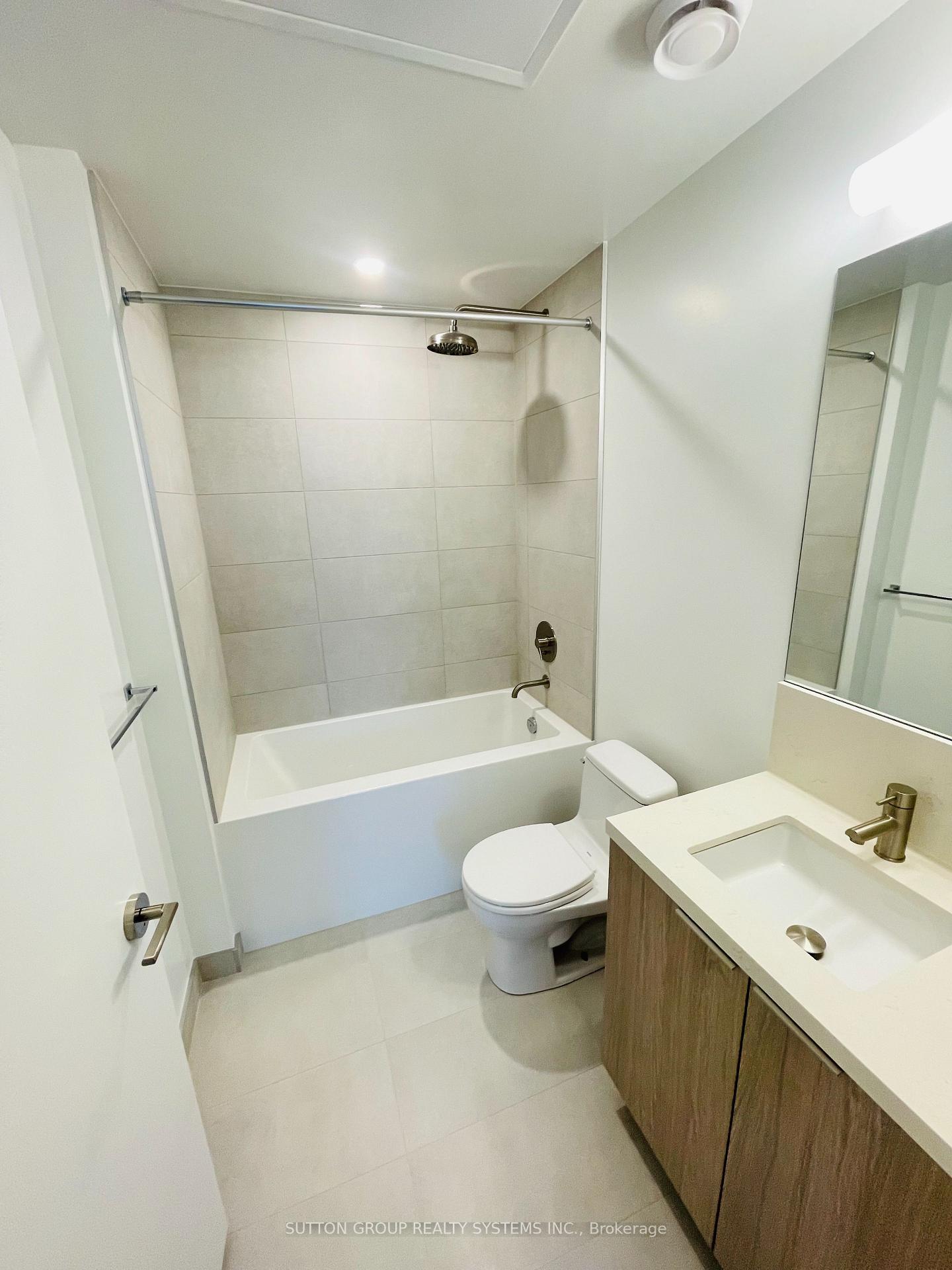 Photo 4 of Unit 1819, 2020 Bathurst Street, Toronto, Humewood-Cedarvale — HOMEH