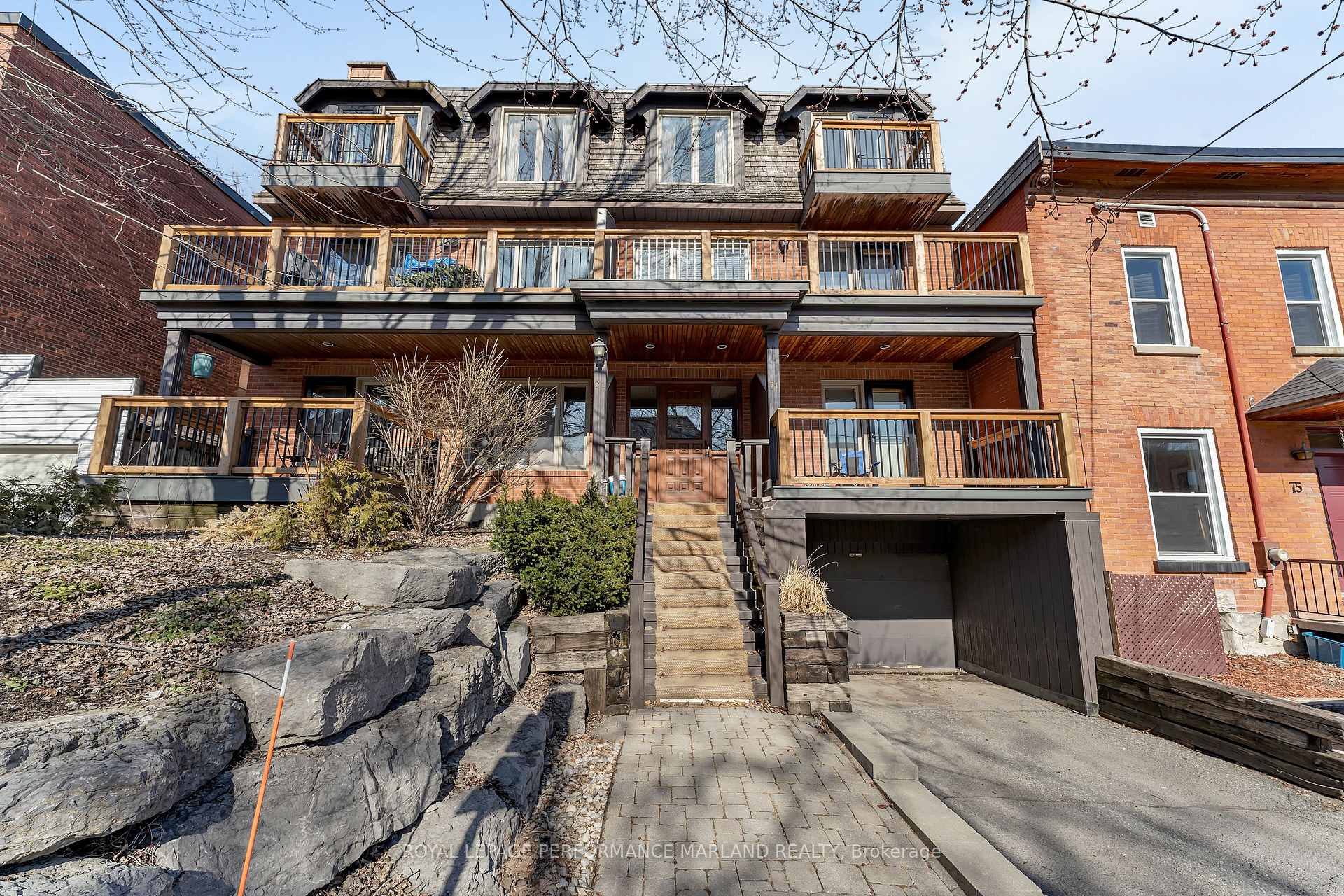 Front of Unit 5, 71 Sweetland Avenue