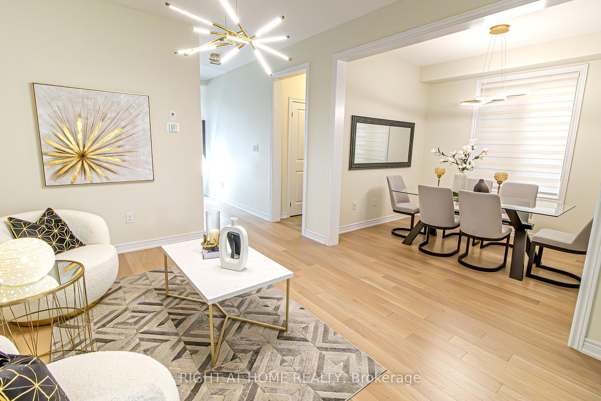 Photo 4 of 31 Pine Hill Crescent, Aurora, Aurora Estates — HOMEH