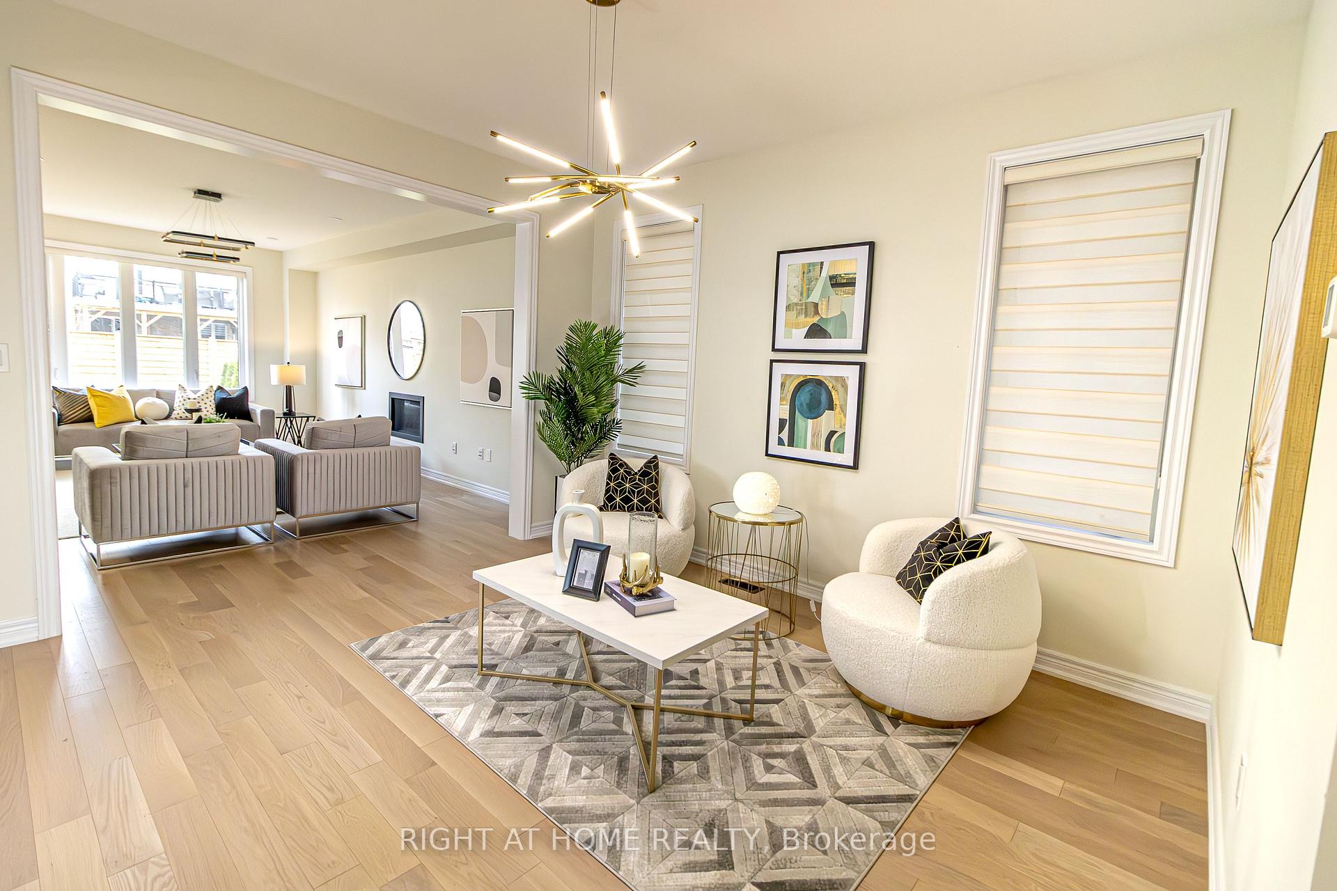Photo 6 of 31 Pine Hill Crescent, Aurora, Aurora Estates — HOMEH