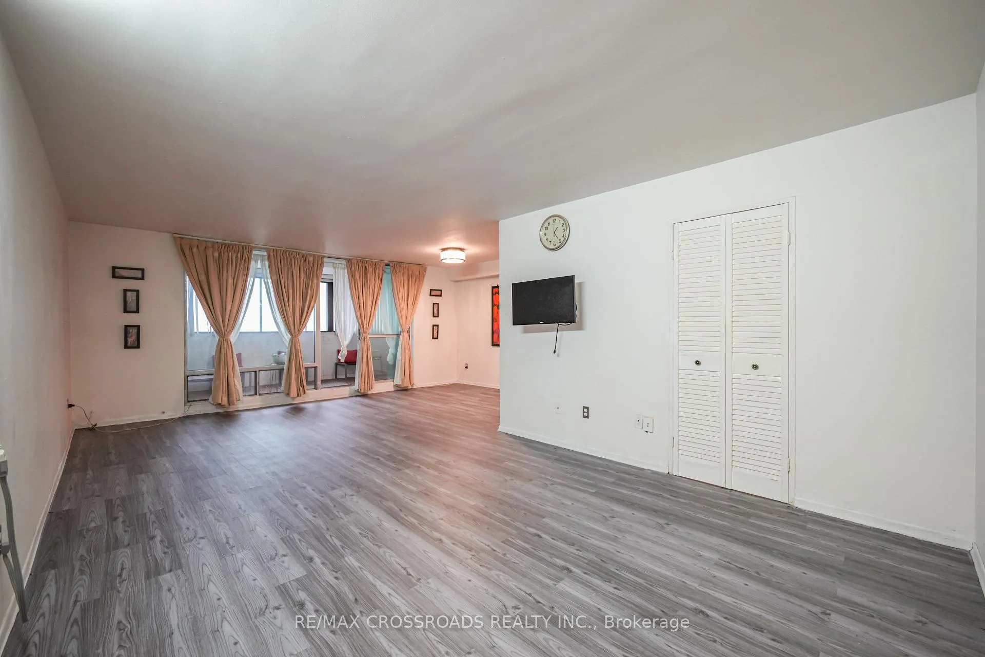 Photo 5 of Unit 2616, 5 Massey Square, Toronto, Crescent Town — HOMEH