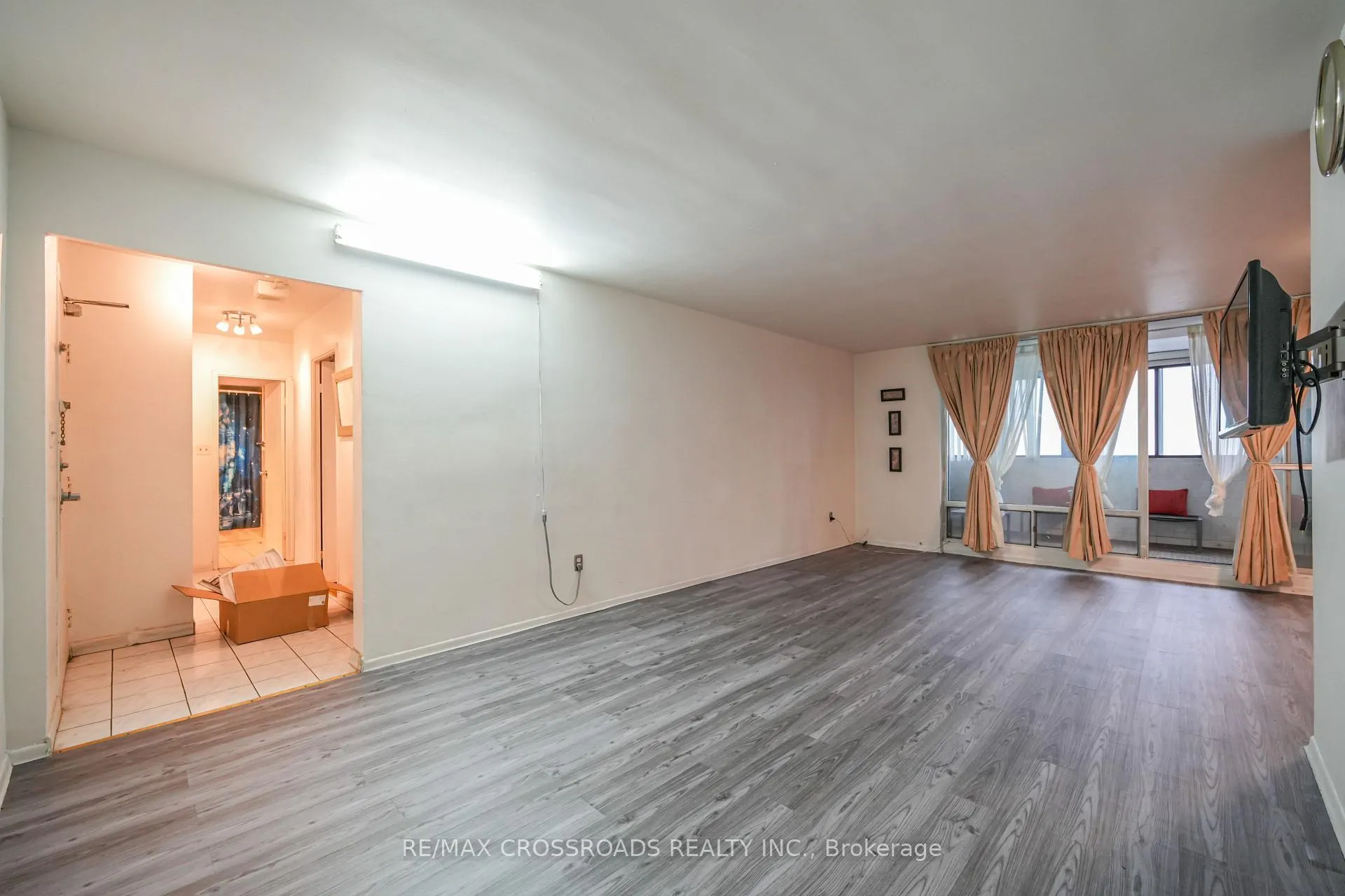 Photo 6 of Unit 2616, 5 Massey Square, Toronto, Crescent Town — HOMEH
