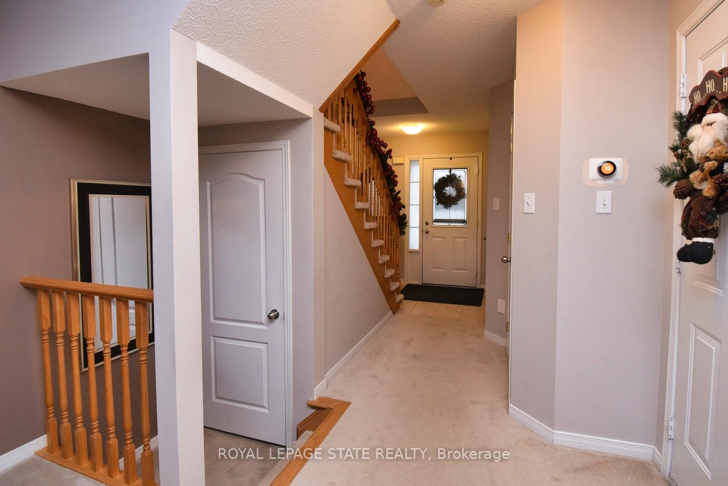 Photo 4 of Unit 8, 18 Cedar Street, Grimsby, Grimsby West — HOMEH