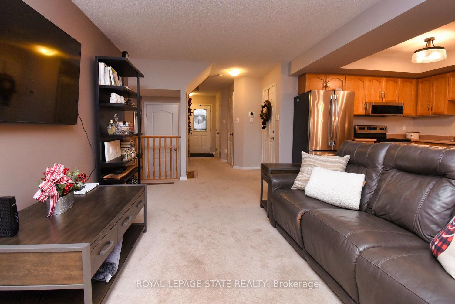 Photo 8 of Unit 8, 18 Cedar Street, Grimsby, Grimsby West — HOMEH
