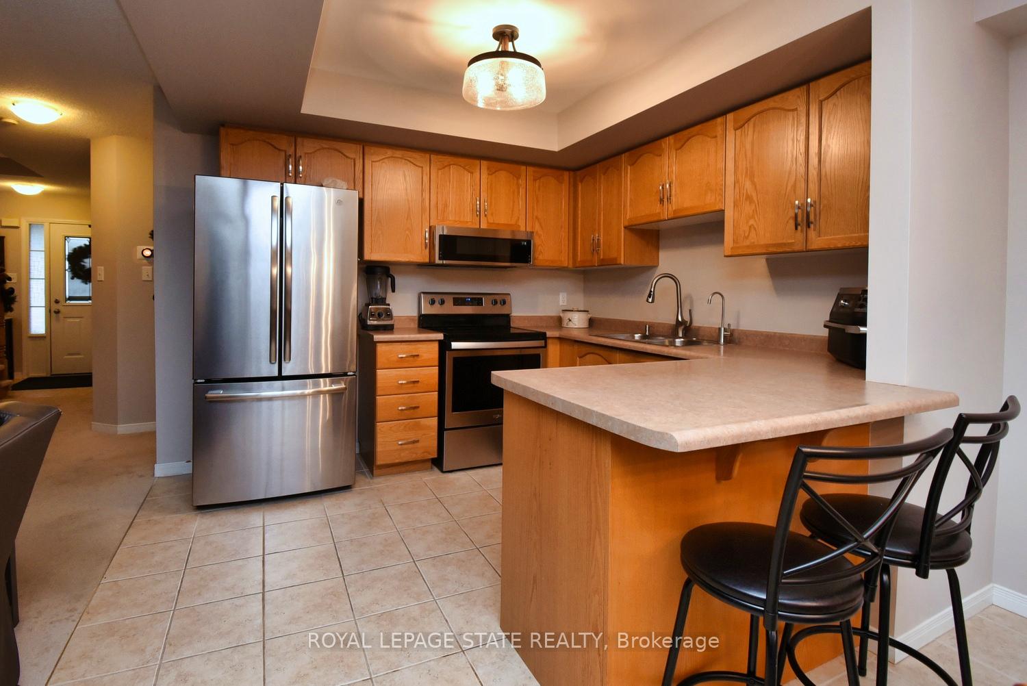 Photo 14 of Unit 8, 18 Cedar Street, Grimsby, Grimsby West — HOMEH