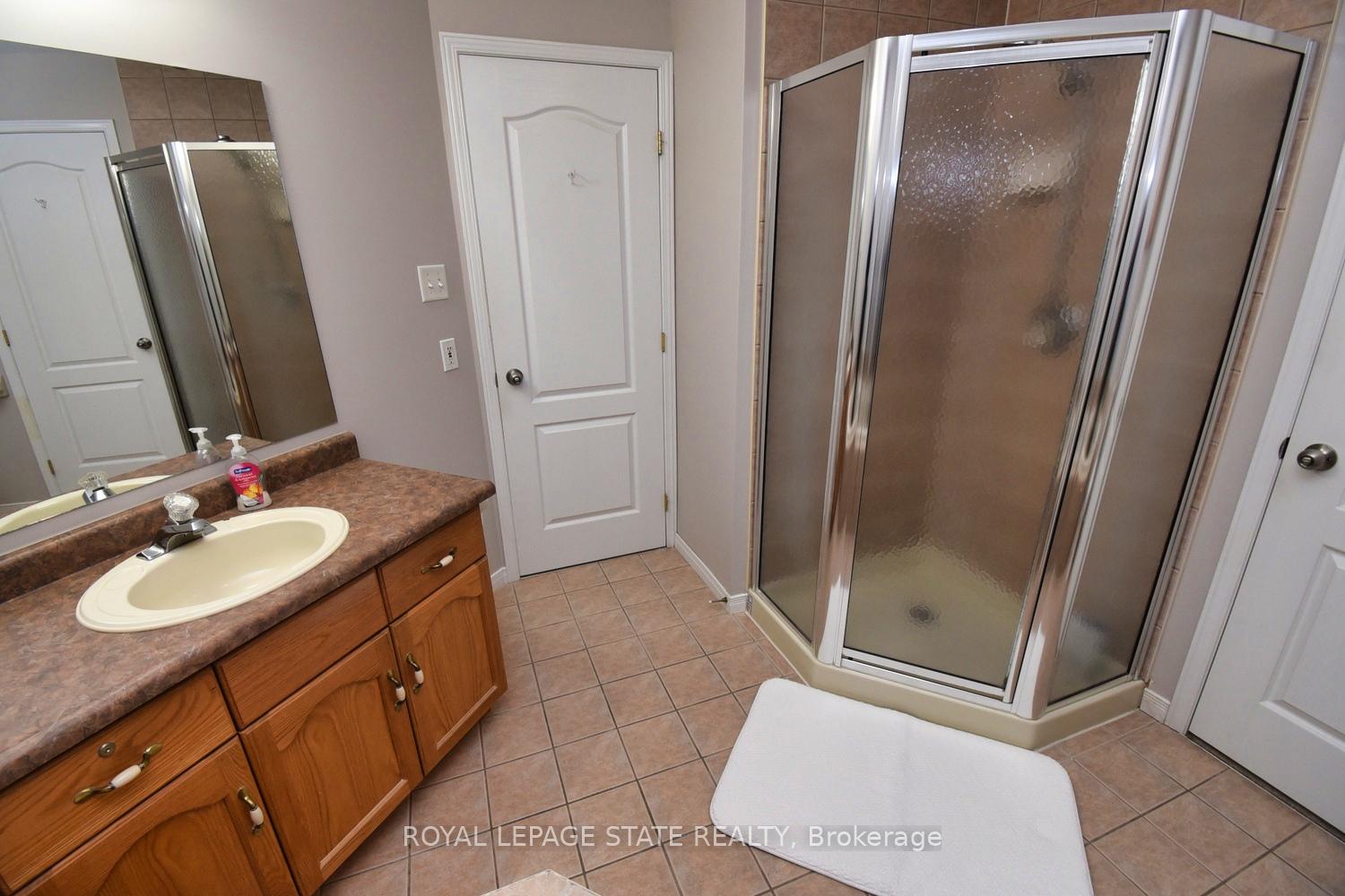 Photo 24 of Unit 8, 18 Cedar Street, Grimsby, Grimsby West — HOMEH