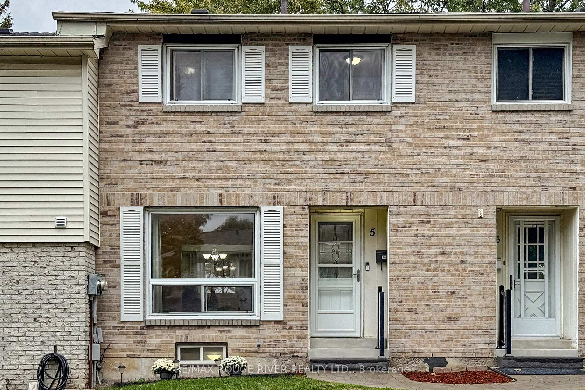 Photo 3 of Unit 5, 611 Galahad Drive, Oshawa, Eastdale — HOMEH