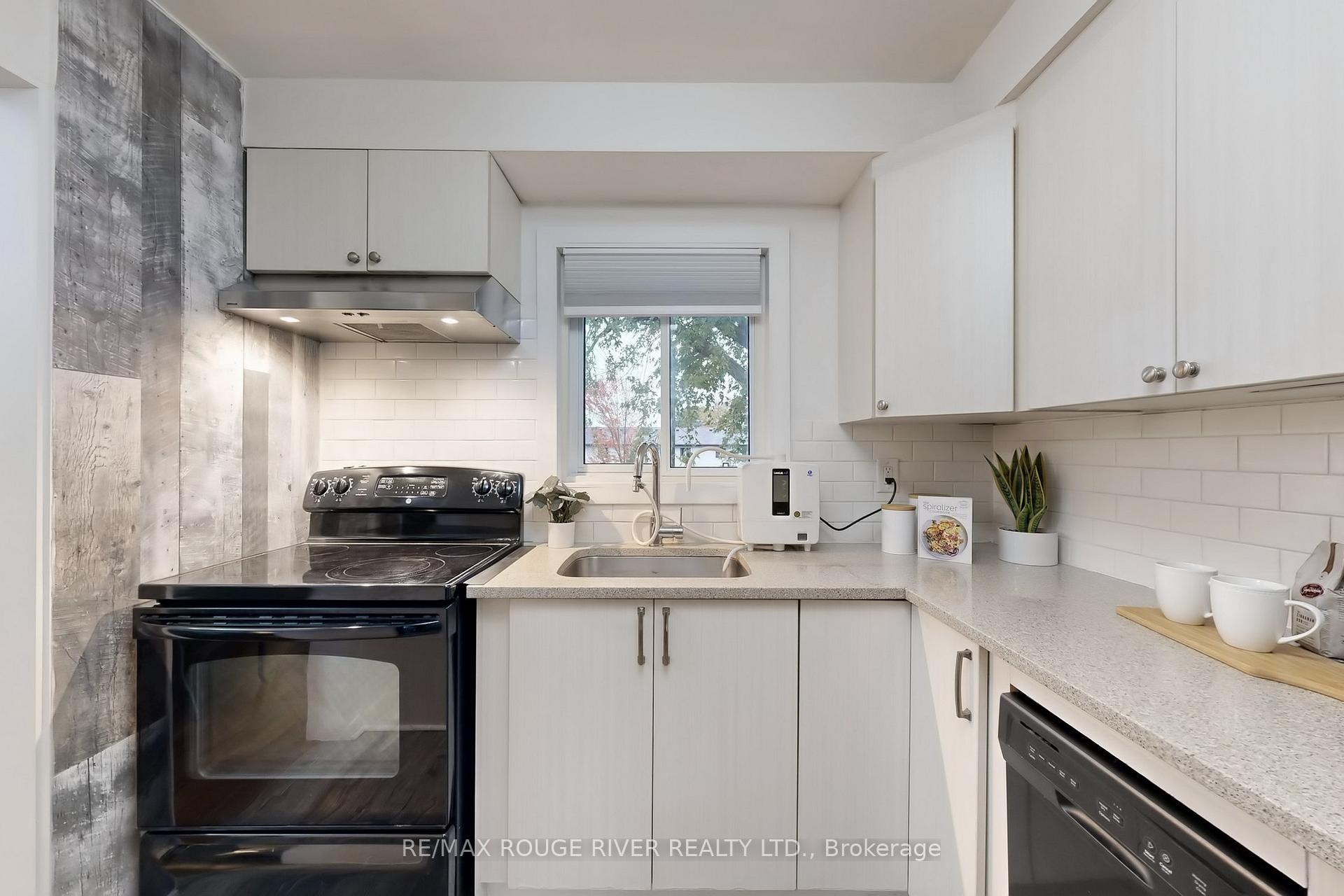 Photo 11 of Unit 5, 611 Galahad Drive, Oshawa, Eastdale — HOMEH