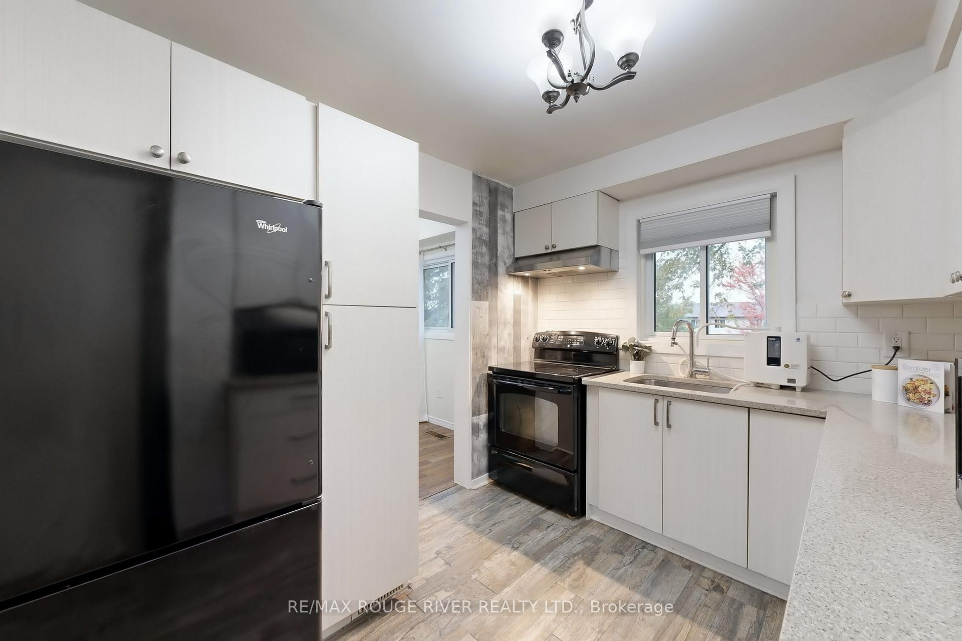 Photo 13 of Unit 5, 611 Galahad Drive, Oshawa, Eastdale — HOMEH