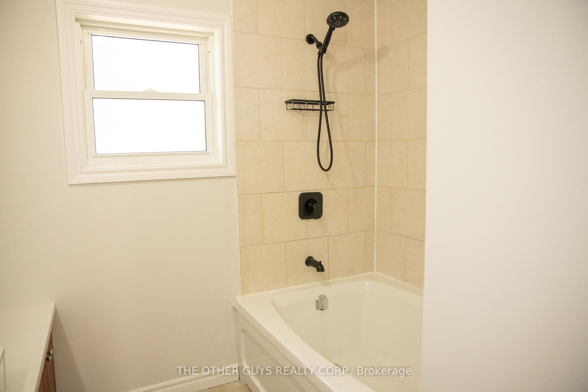 Photo 18 of Unit Upper, 244 Barrie Street, Essa, Thornton — HOMEH