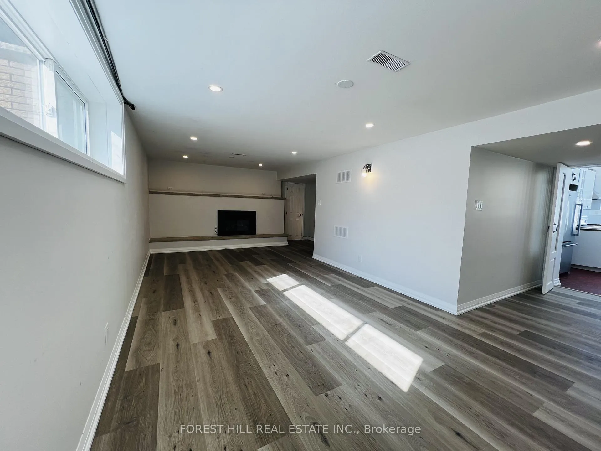Photo 5 of Unit LOWER, 48 Steel Street, Barrie, Grove East — HOMEH
