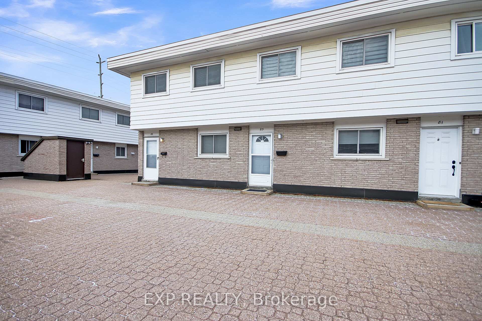 Photo 4 of 83 Hadley Circle, Ottawa, Bells Corners — HOMEH