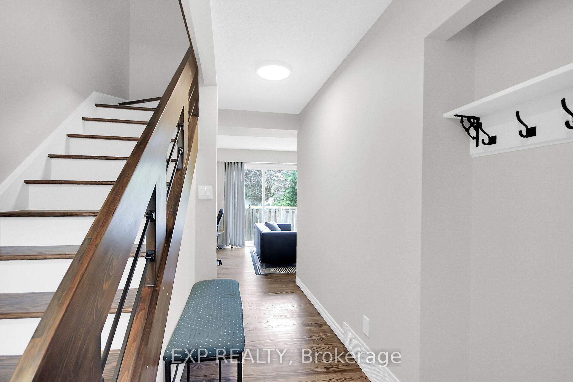 Photo 6 of 83 Hadley Circle, Ottawa, Bells Corners — HOMEH