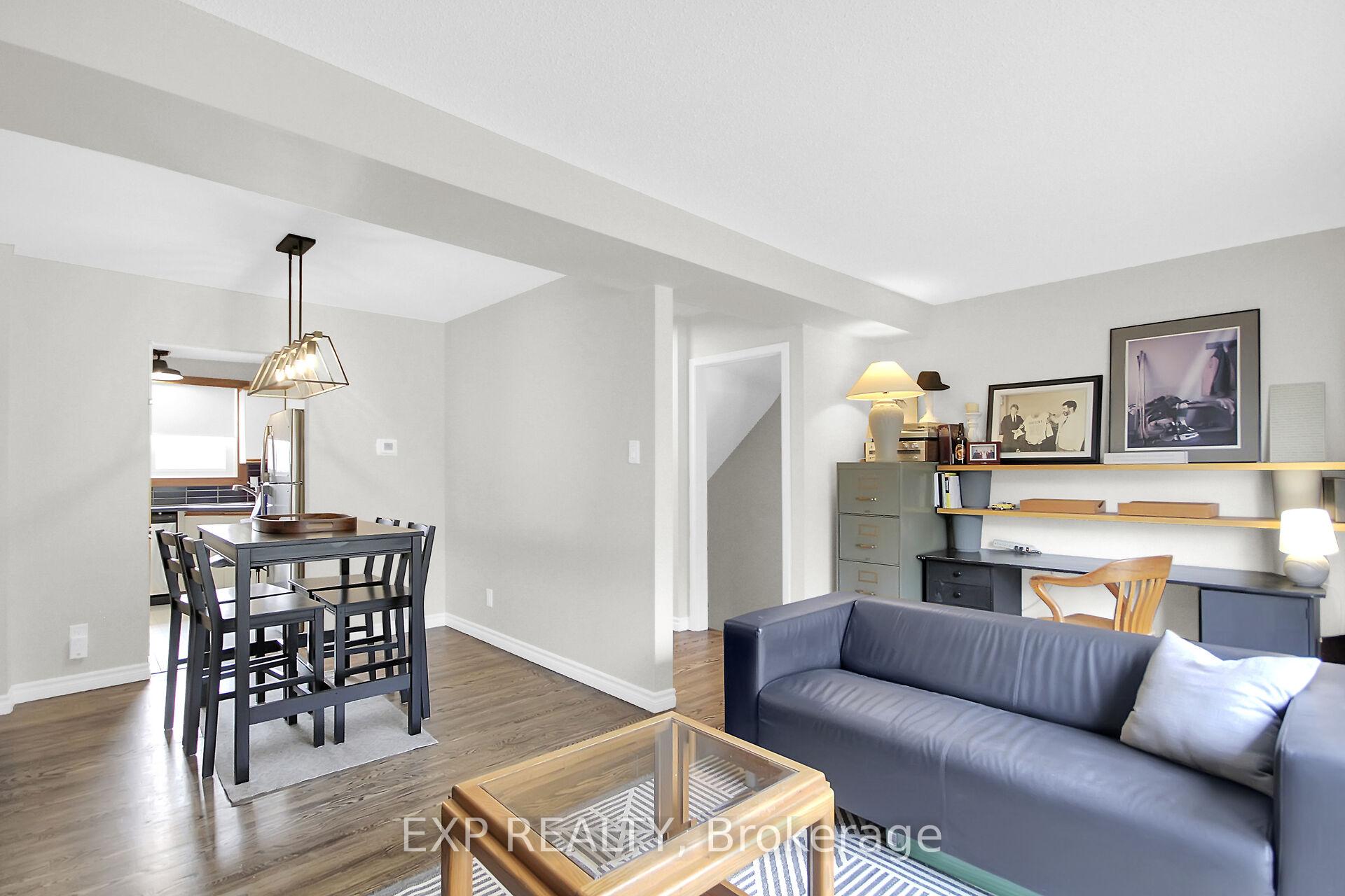 Photo 14 of 83 Hadley Circle, Ottawa, Bells Corners — HOMEH