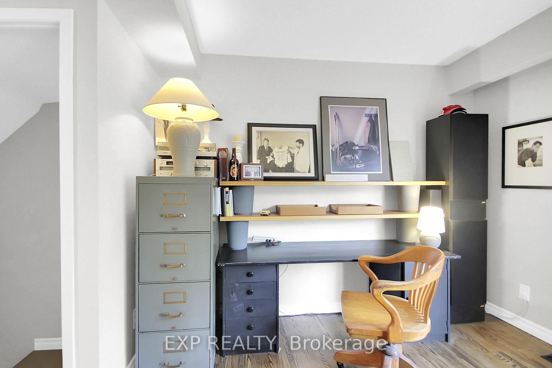 Photo 17 of 83 Hadley Circle, Ottawa, Bells Corners — HOMEH