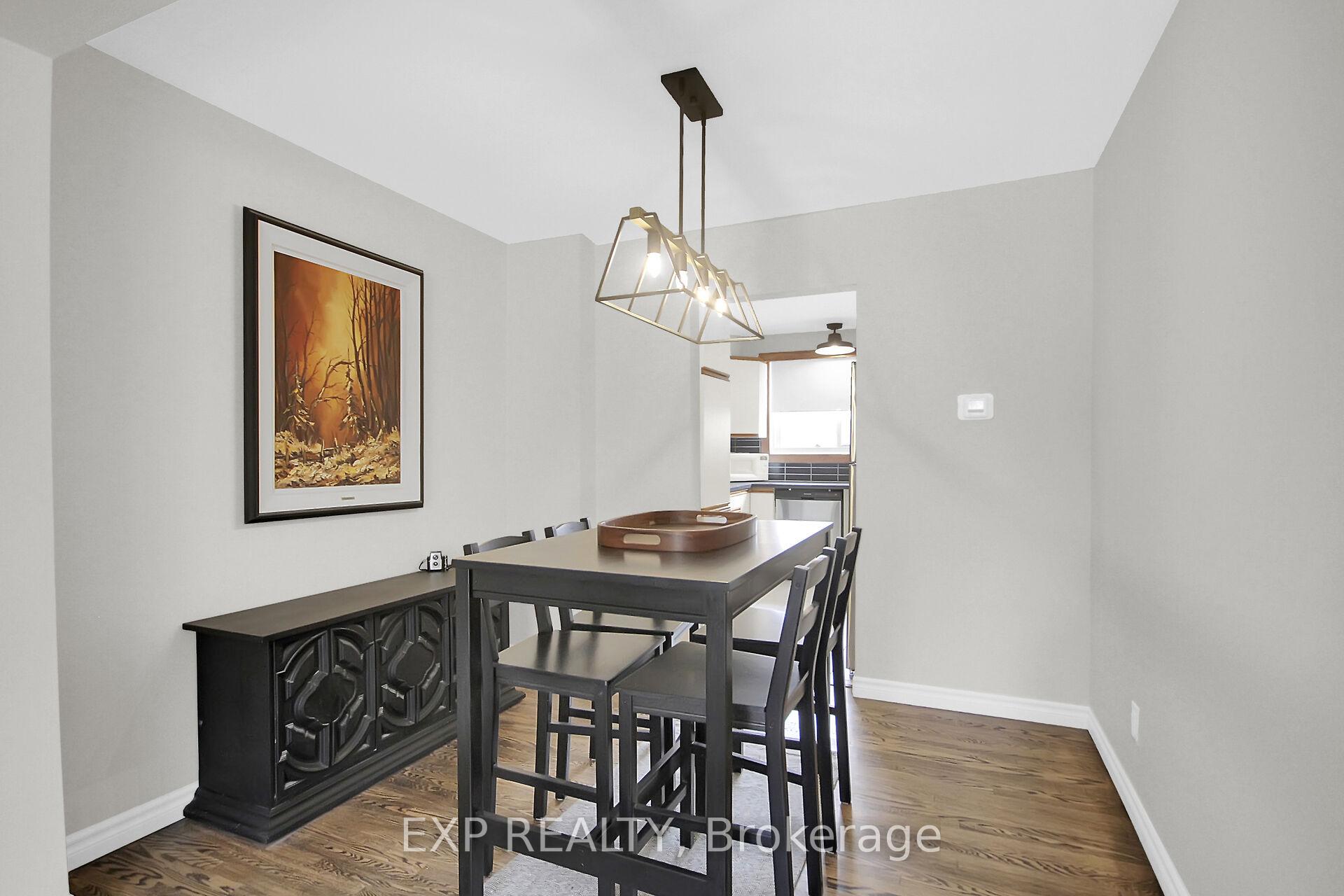 Photo 20 of 83 Hadley Circle, Ottawa, Bells Corners — HOMEH