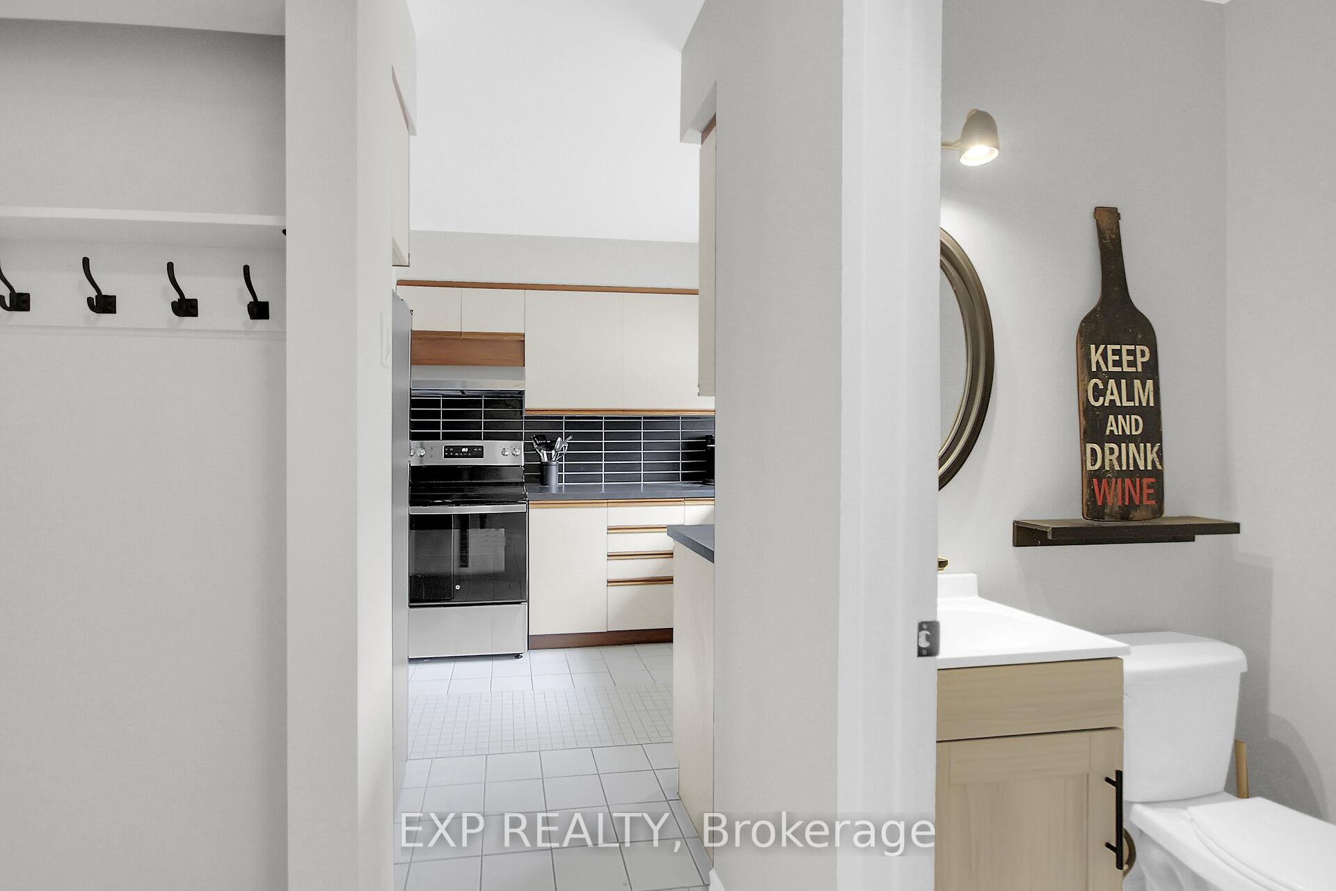 Photo 26 of 83 Hadley Circle, Ottawa, Bells Corners — HOMEH