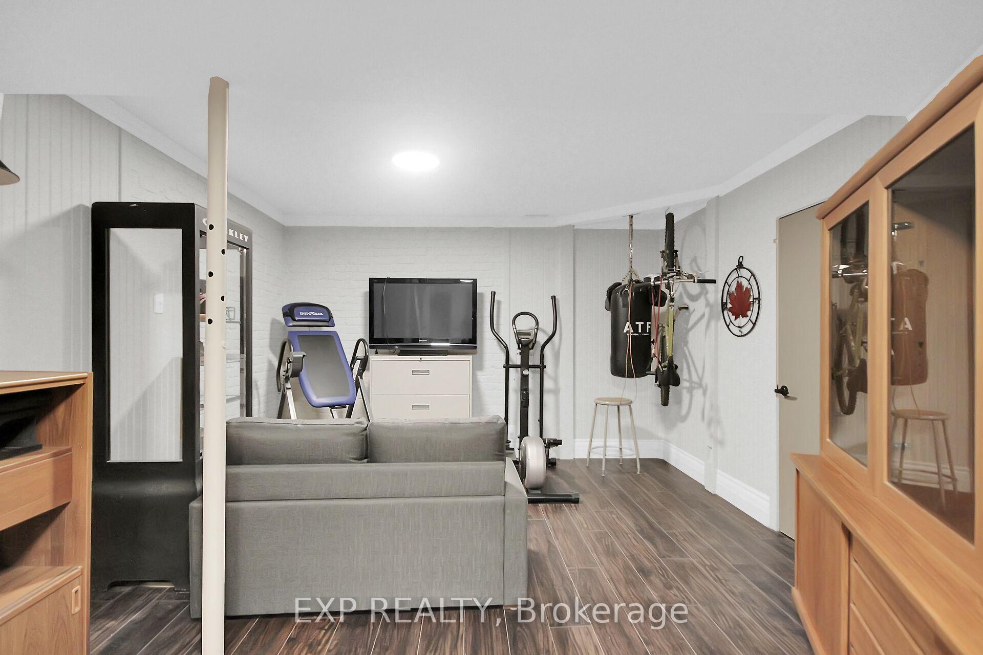 Photo 42 of 83 Hadley Circle, Ottawa, Bells Corners — HOMEH