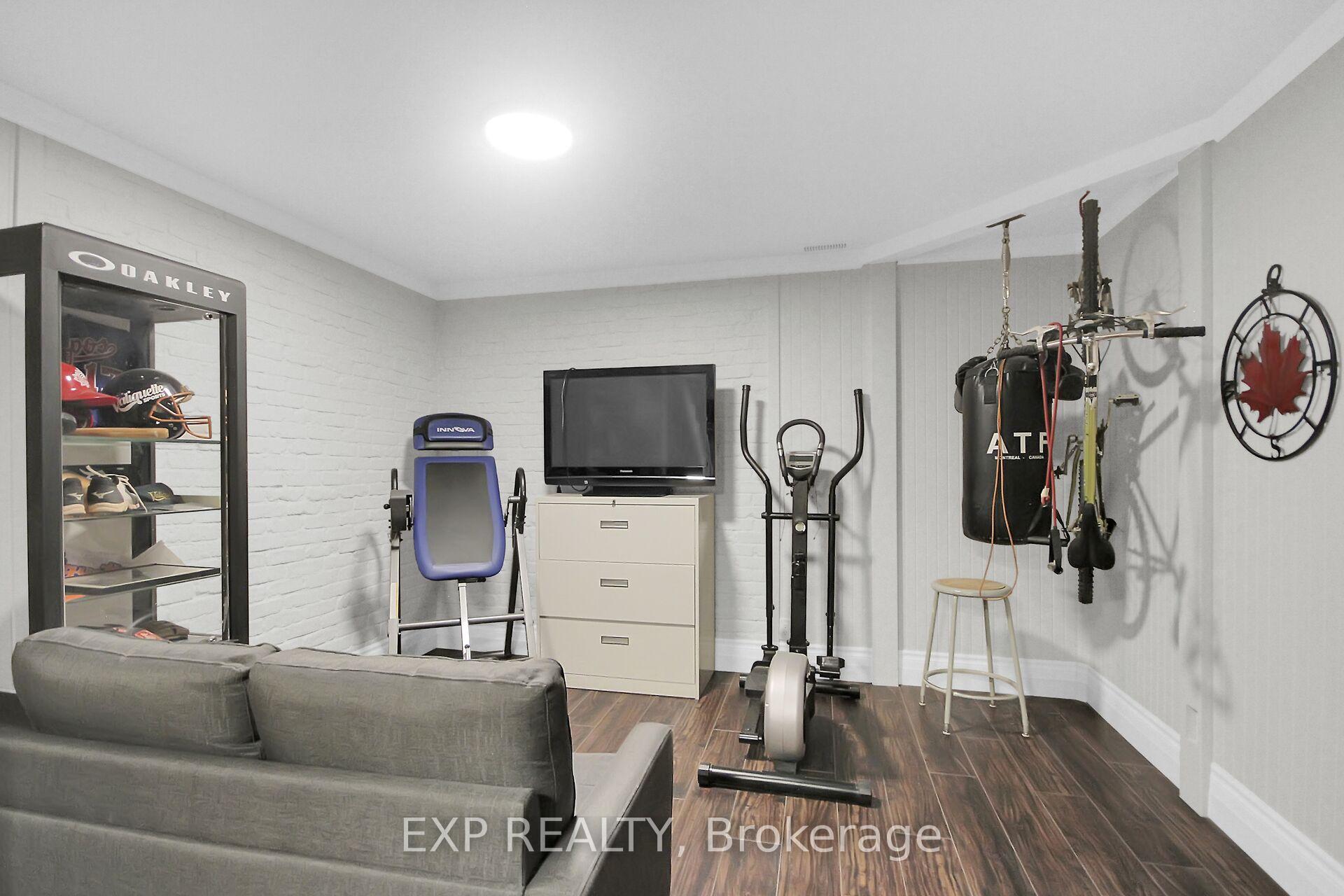 Photo 43 of 83 Hadley Circle, Ottawa, Bells Corners — HOMEH