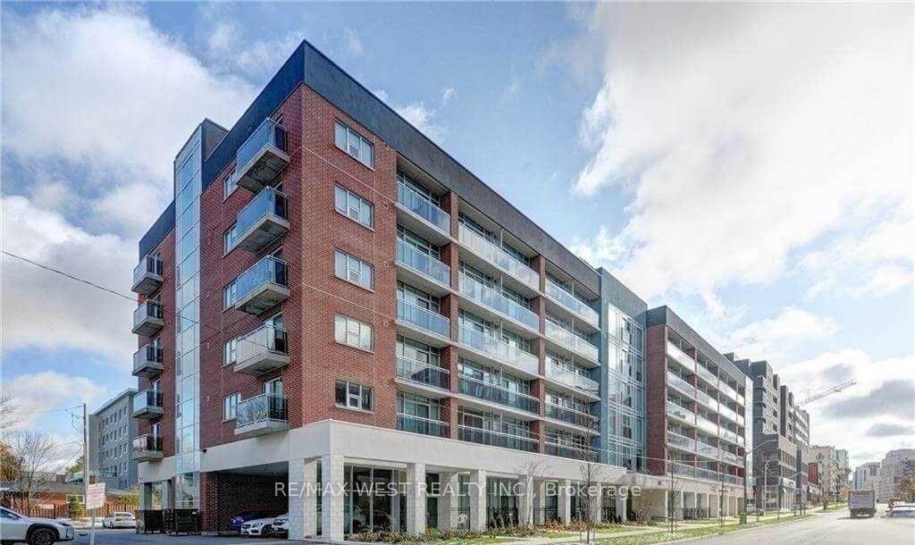 Front of Unit 405, 308 Lester Street