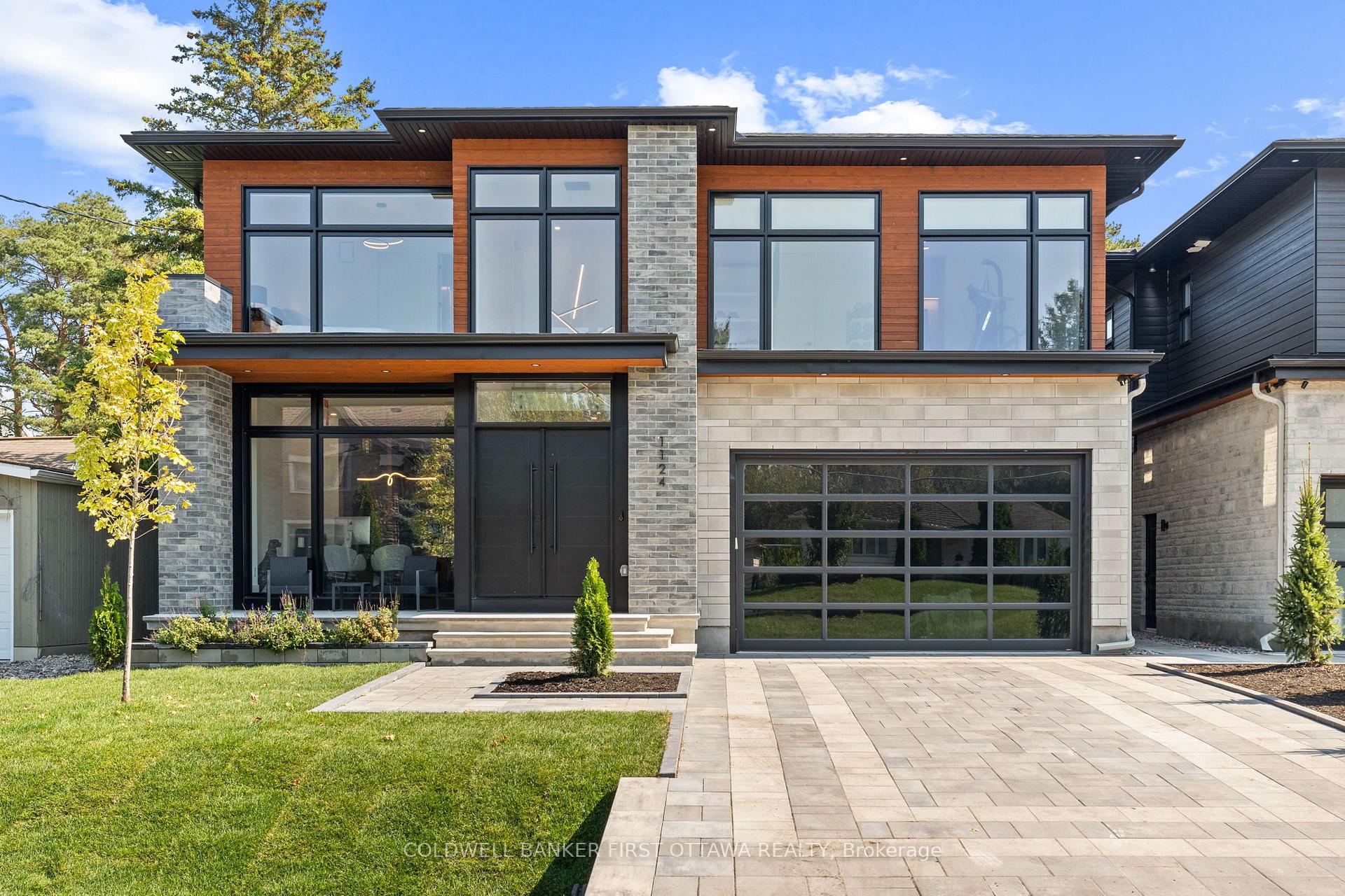 Front of 1124 Normandy Crescent