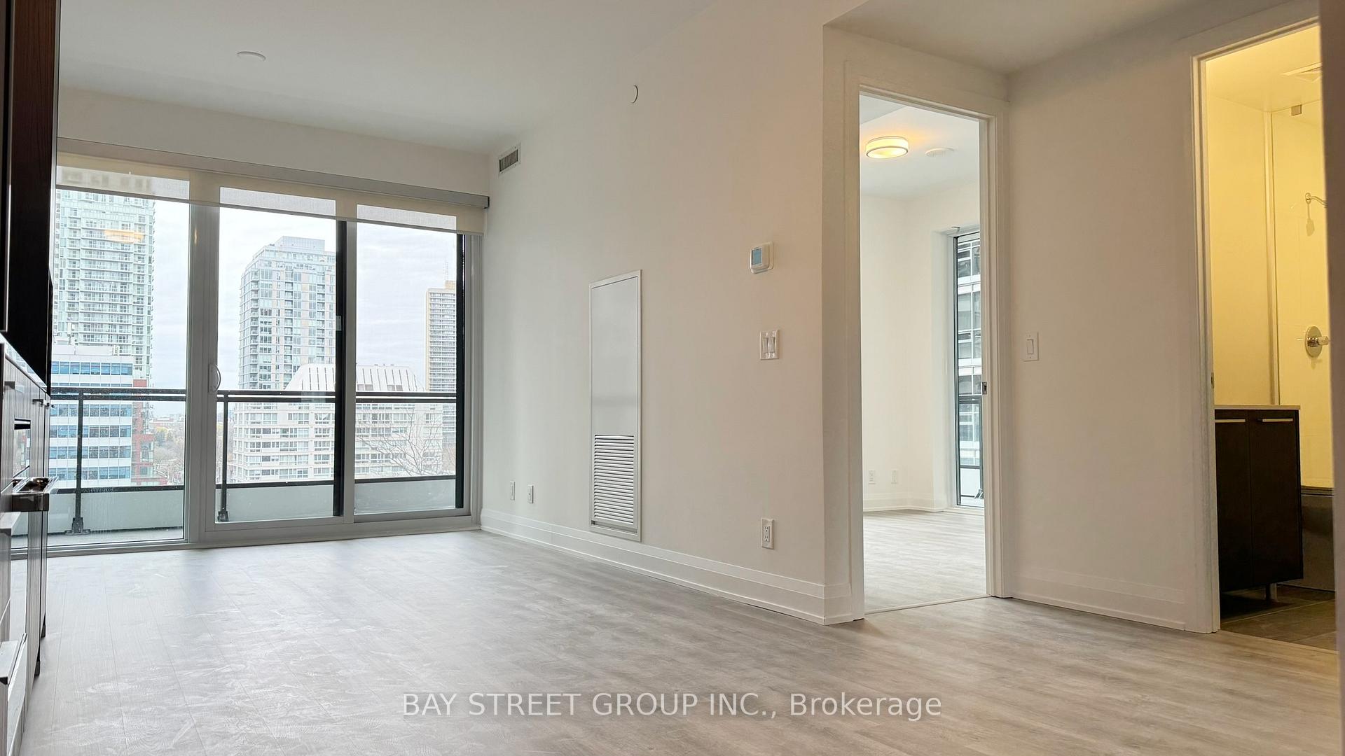 Photo 3 of Unit 1011, 65 Broadway Avenue, Toronto, Mount Pleasant West — HOMEH
