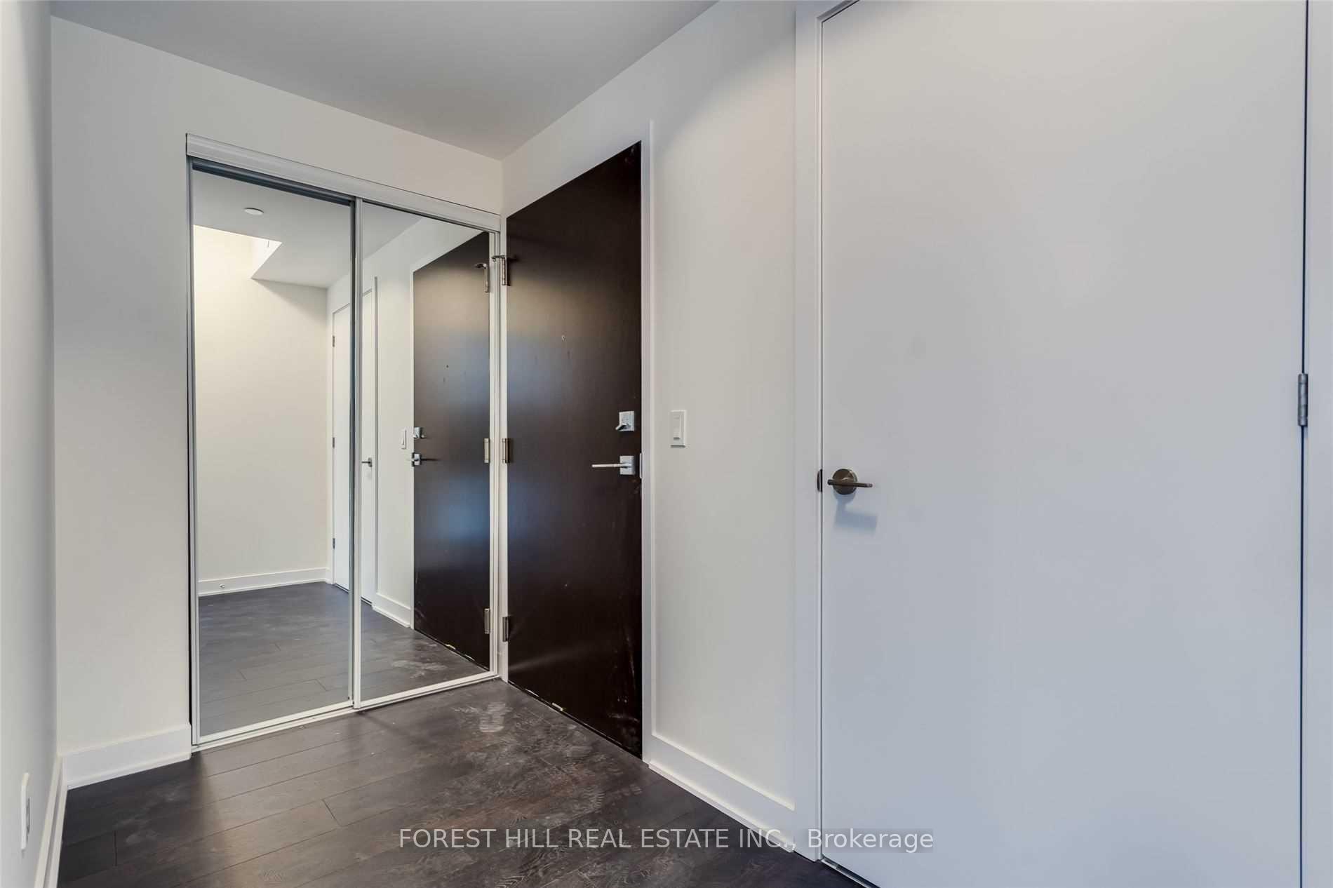 Photo 3 of Unit 5511, 2221 Yonge Street, Toronto, Mount Pleasant West — HOMEH