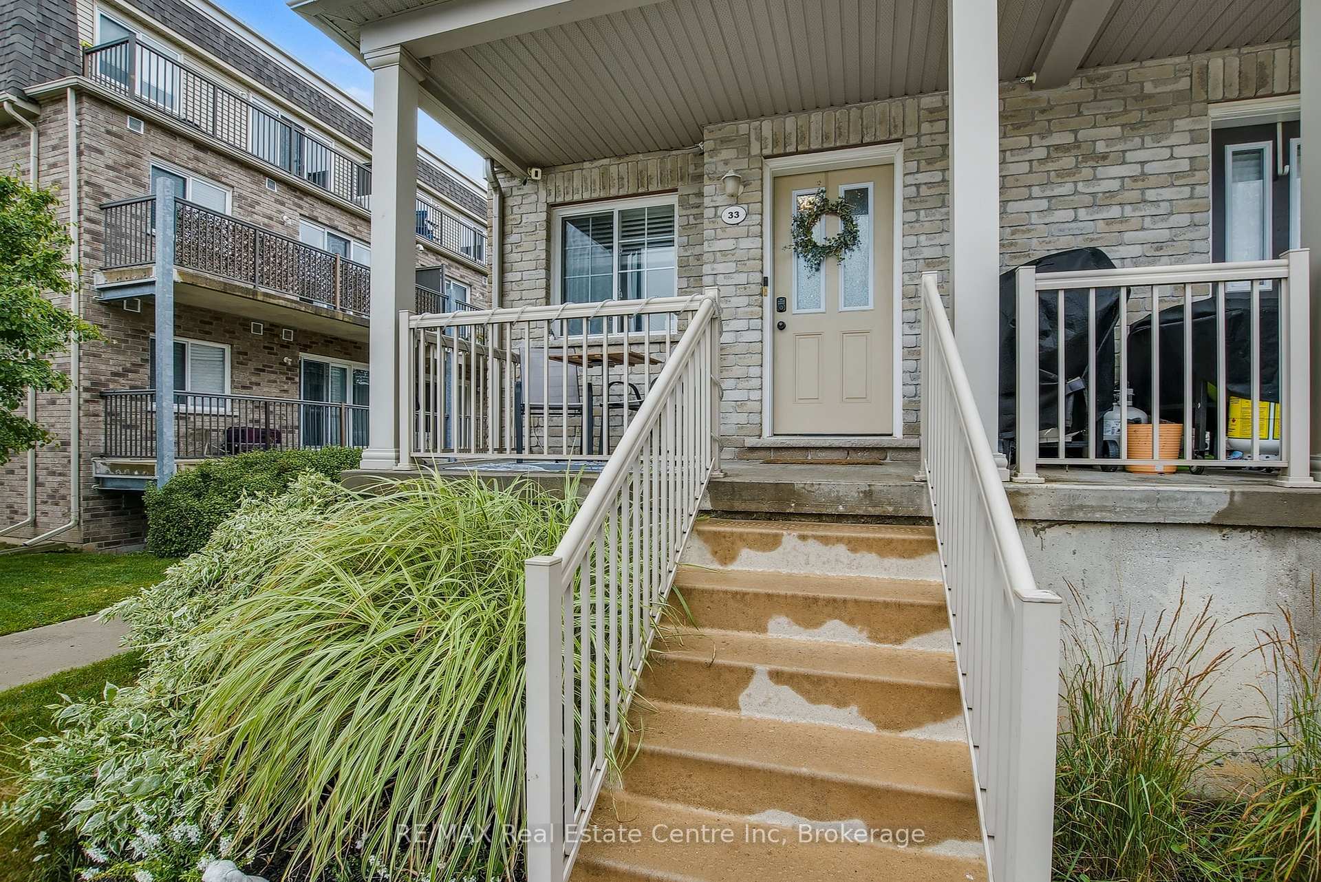 Photo 1 of Unit 33, 35 Mountford Drive, Guelph, Grange Road — HOMEH