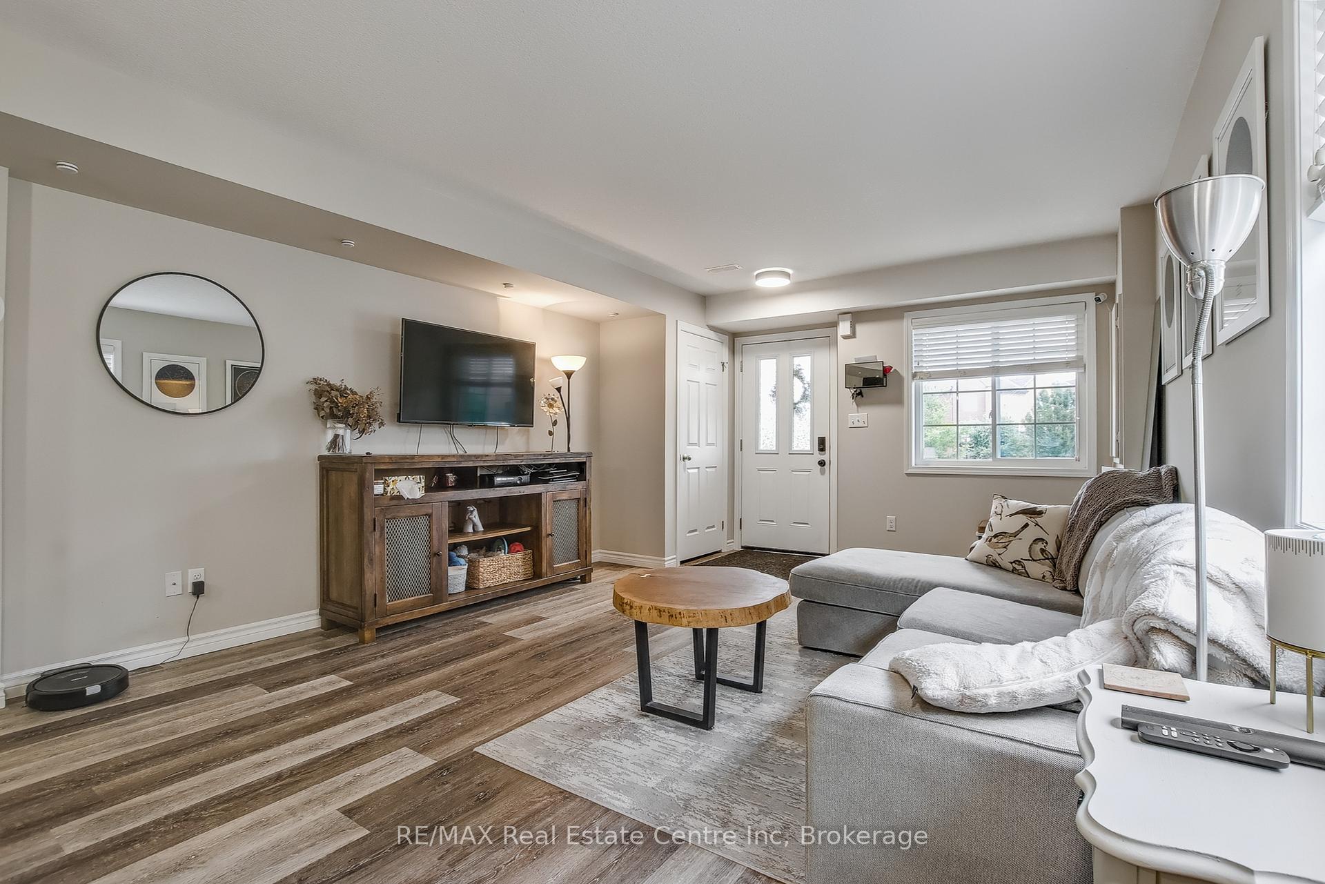 Photo 10 of Unit 33, 35 Mountford Drive, Guelph, Grange Road — HOMEH