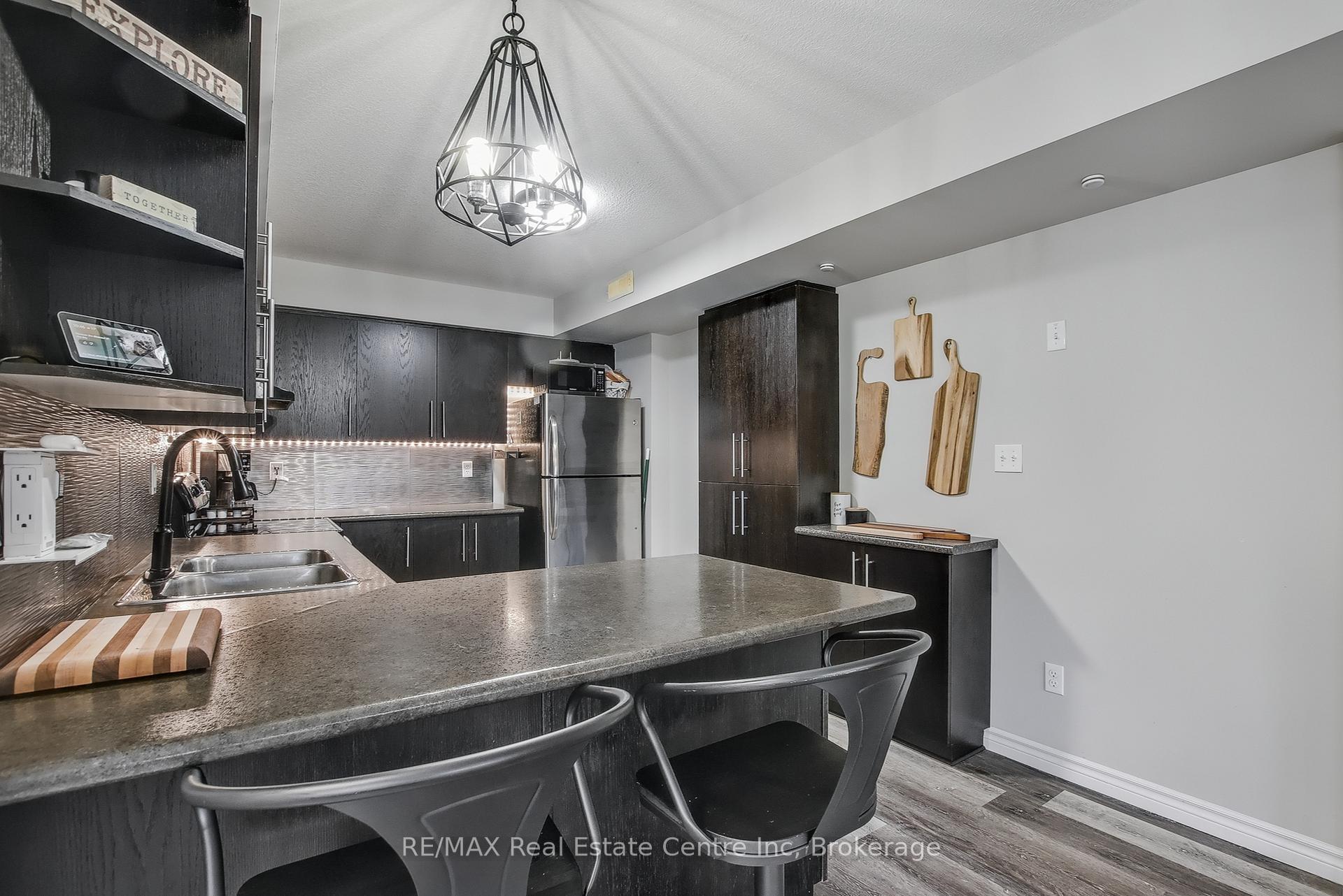 Photo 13 of Unit 33, 35 Mountford Drive, Guelph, Grange Road — HOMEH