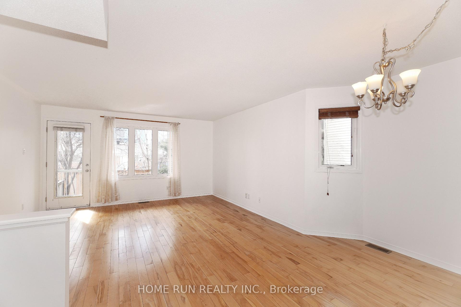 Photo 5 of 96 Strathaven Private, Ottawa, Cyrville — HOMEH
