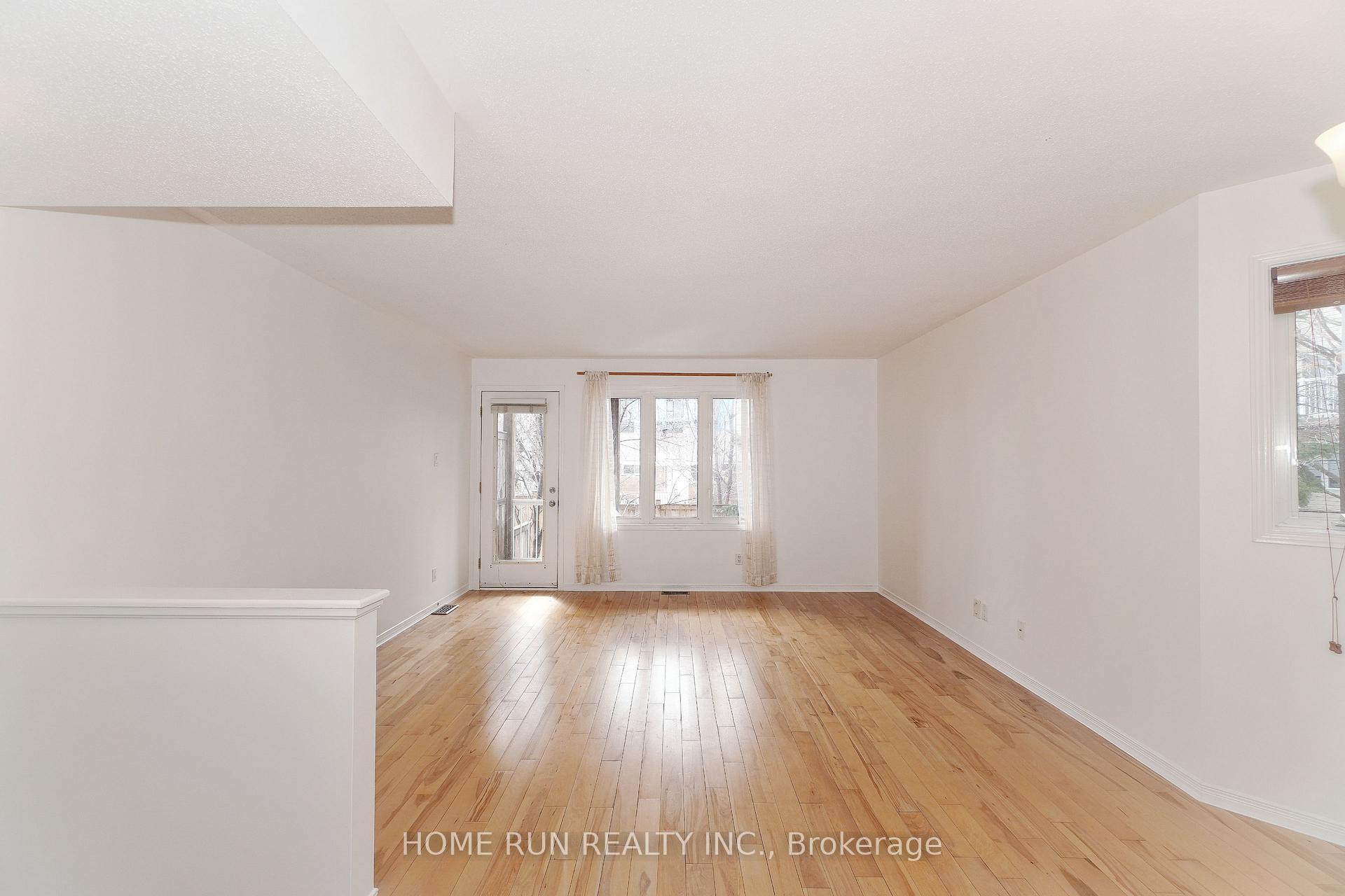 Photo 6 of 96 Strathaven Private, Ottawa, Cyrville — HOMEH