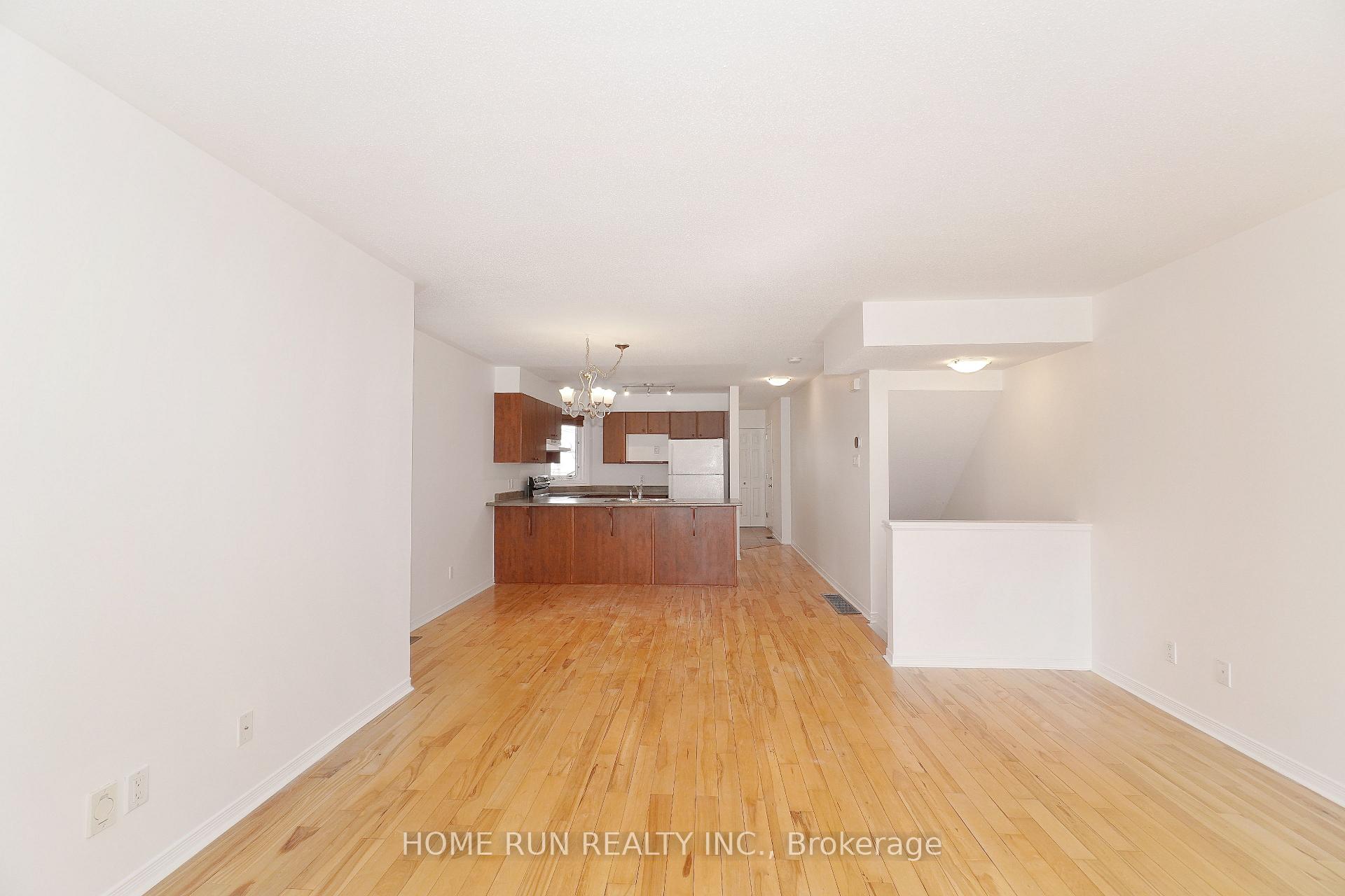 Photo 10 of 96 Strathaven Private, Ottawa, Cyrville — HOMEH