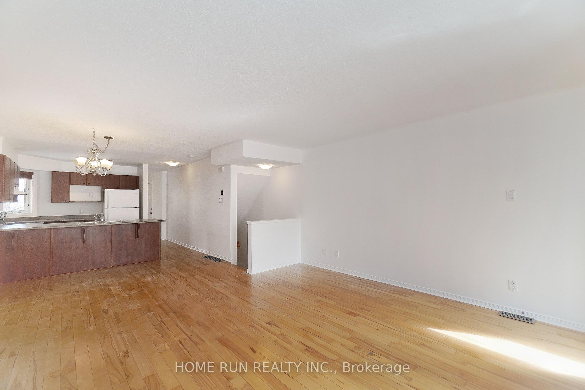 Photo 11 of 96 Strathaven Private, Ottawa, Cyrville — HOMEH