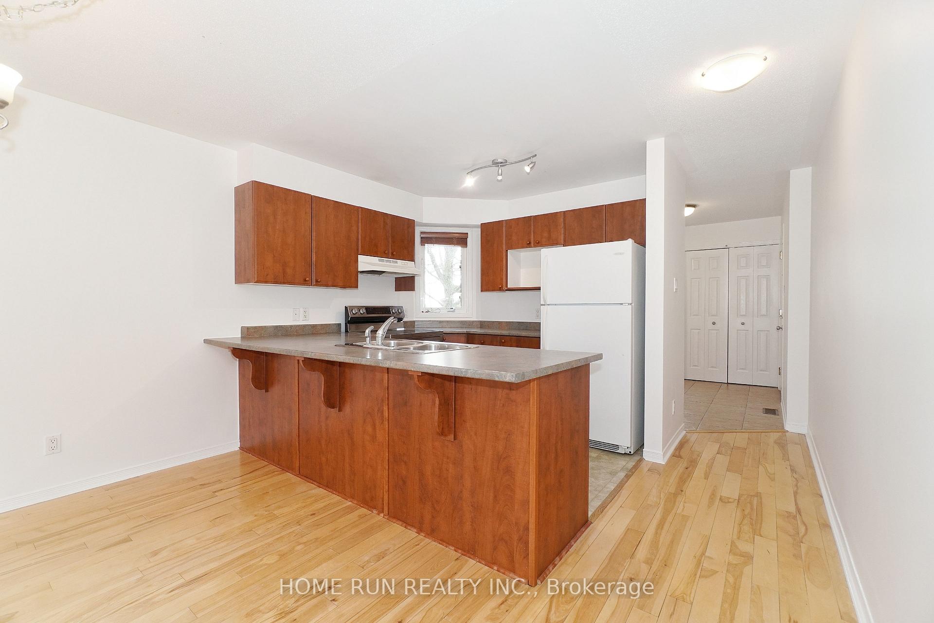 Photo 12 of 96 Strathaven Private, Ottawa, Cyrville — HOMEH