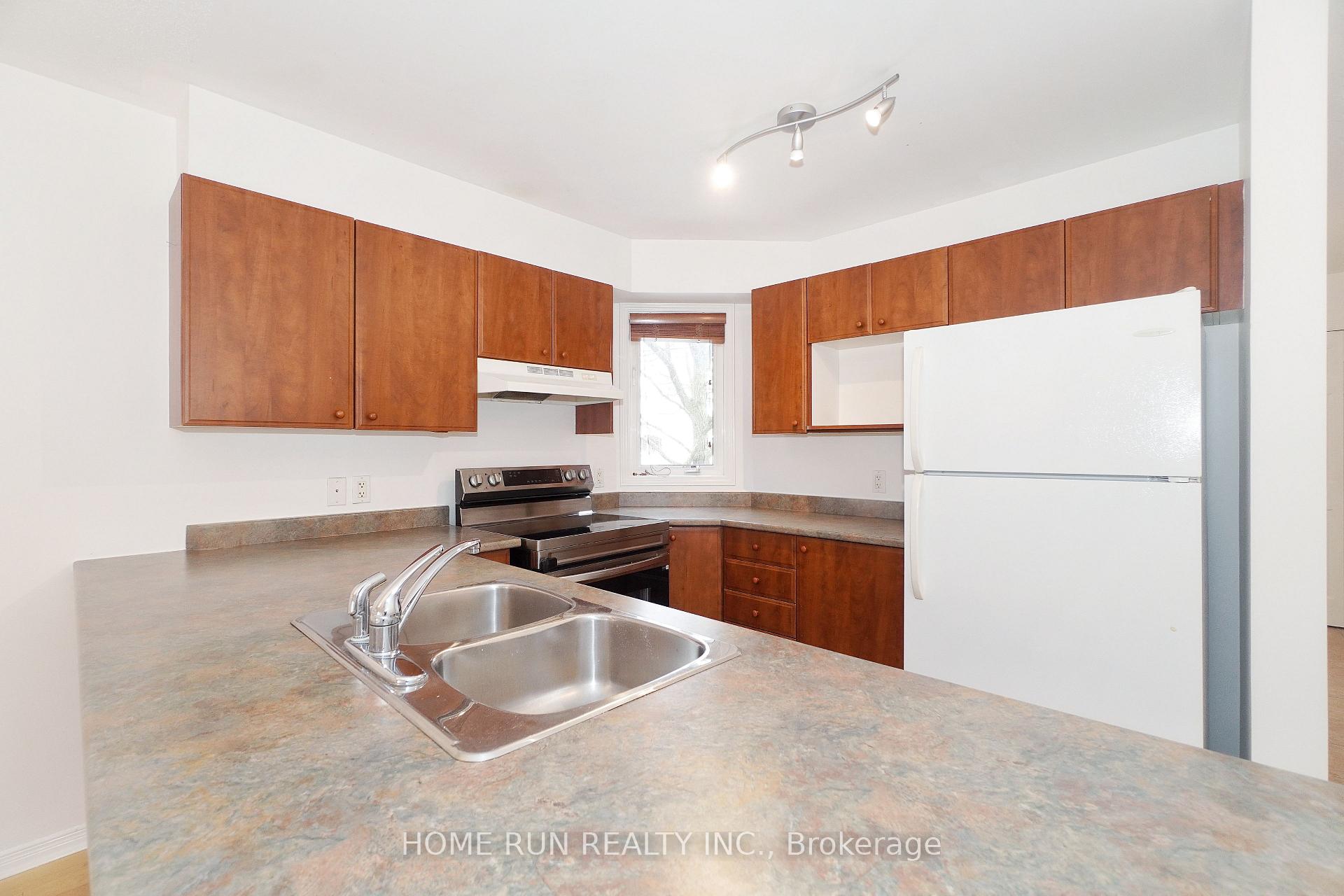 Photo 15 of 96 Strathaven Private, Ottawa, Cyrville — HOMEH