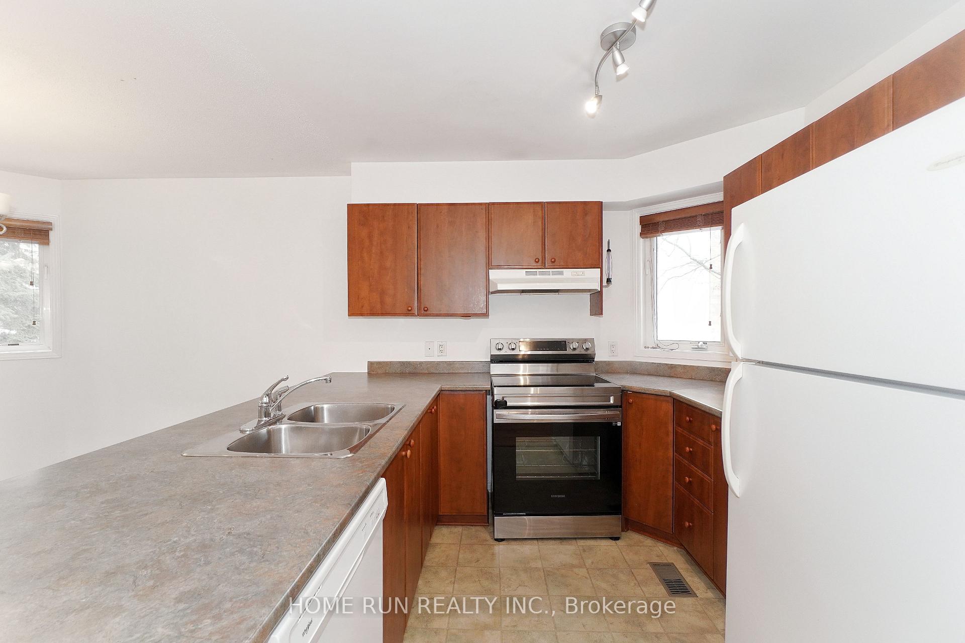 Photo 16 of 96 Strathaven Private, Ottawa, Cyrville — HOMEH