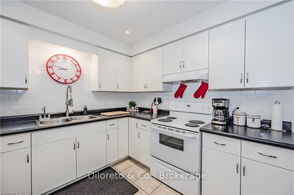 Photo 20 of Unit 46, 20 Shackleton Drive, Guelph, Grange Road — HOMEH